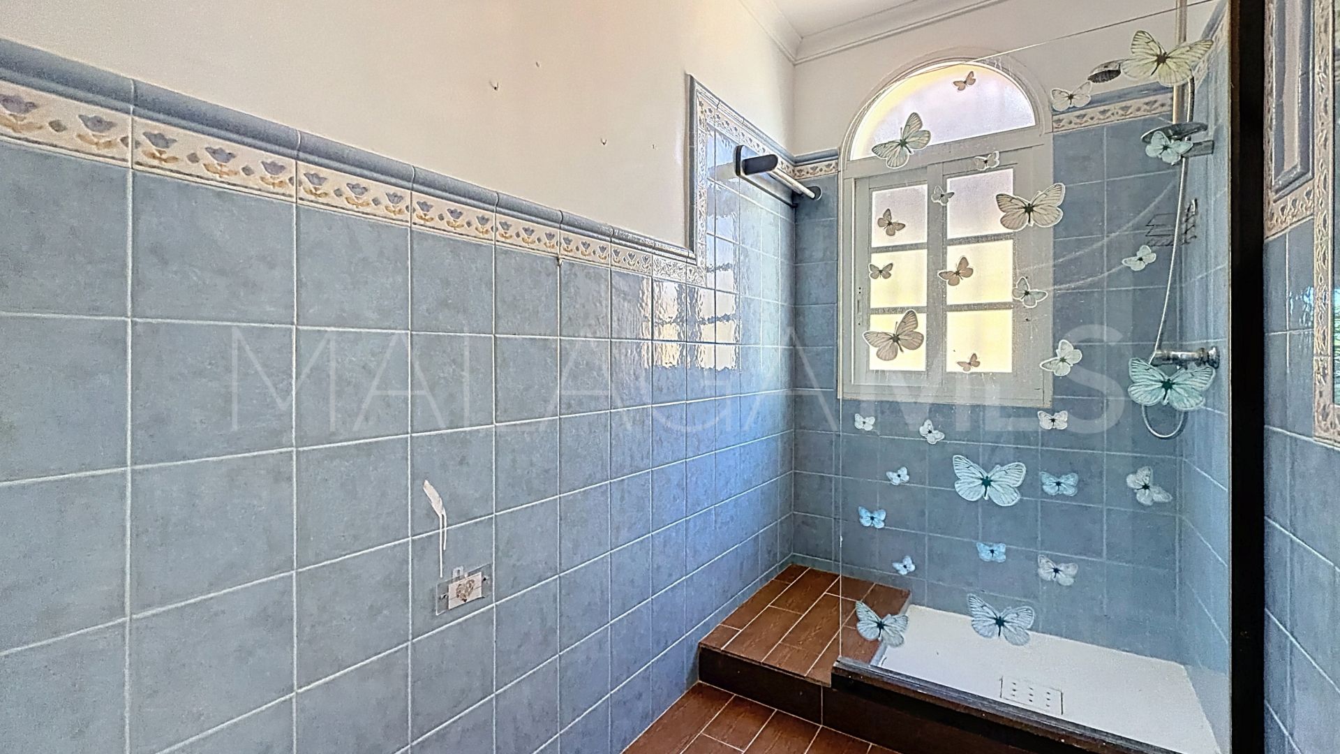 Hus i byn for sale in El Padron