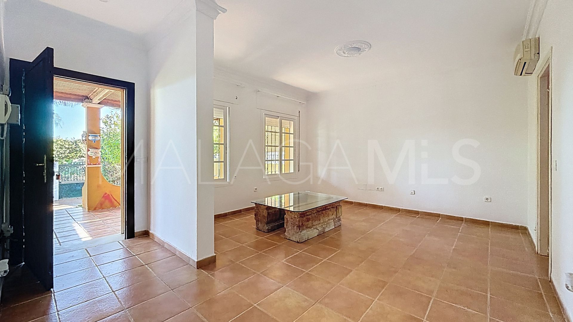 Hus i byn for sale in El Padron