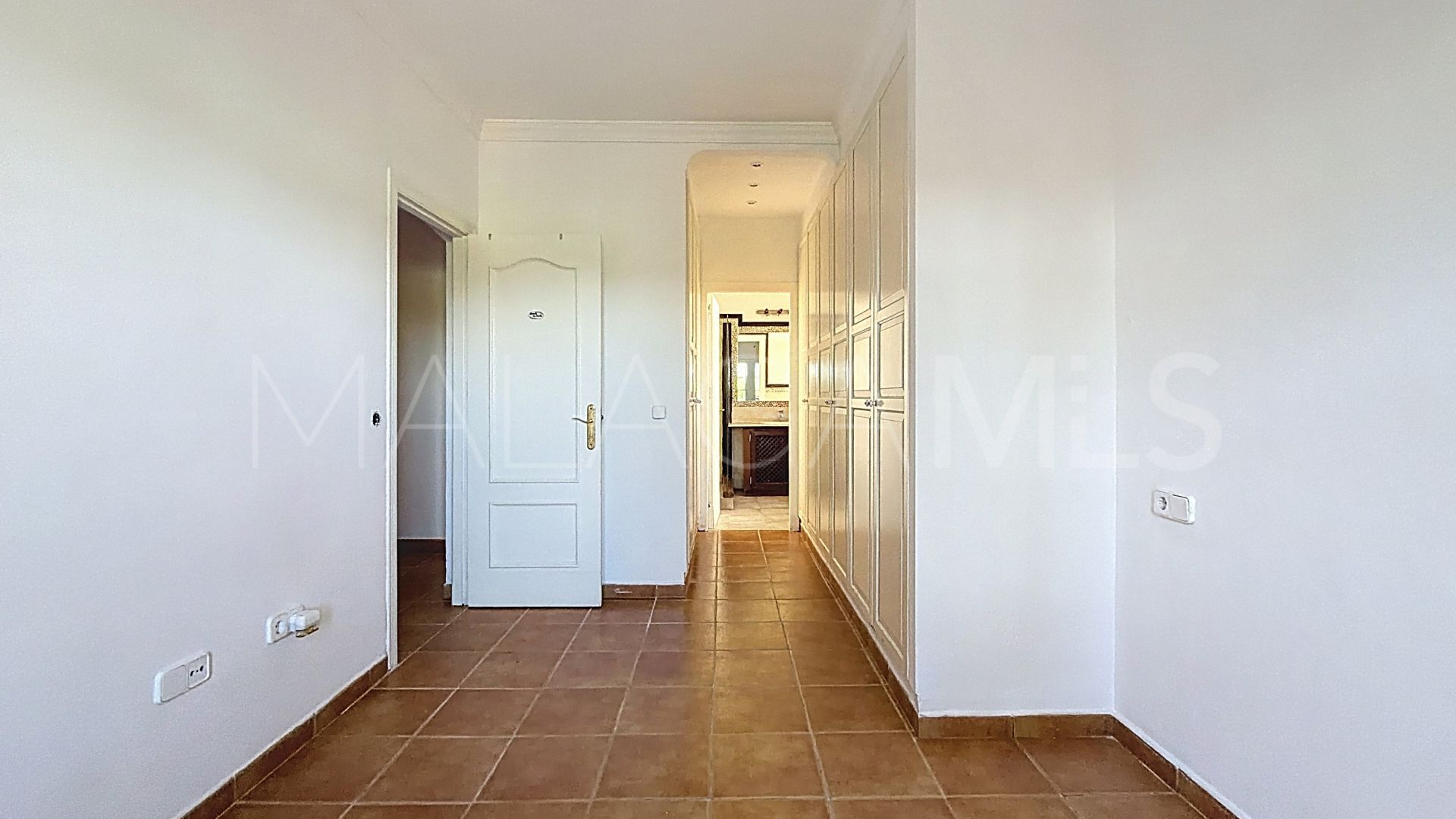 Hus i byn for sale in El Padron