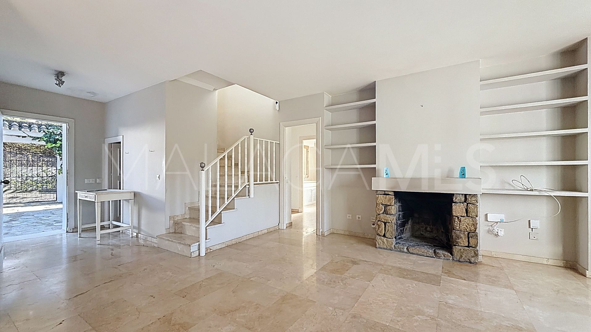 Villa for sale in Benamara