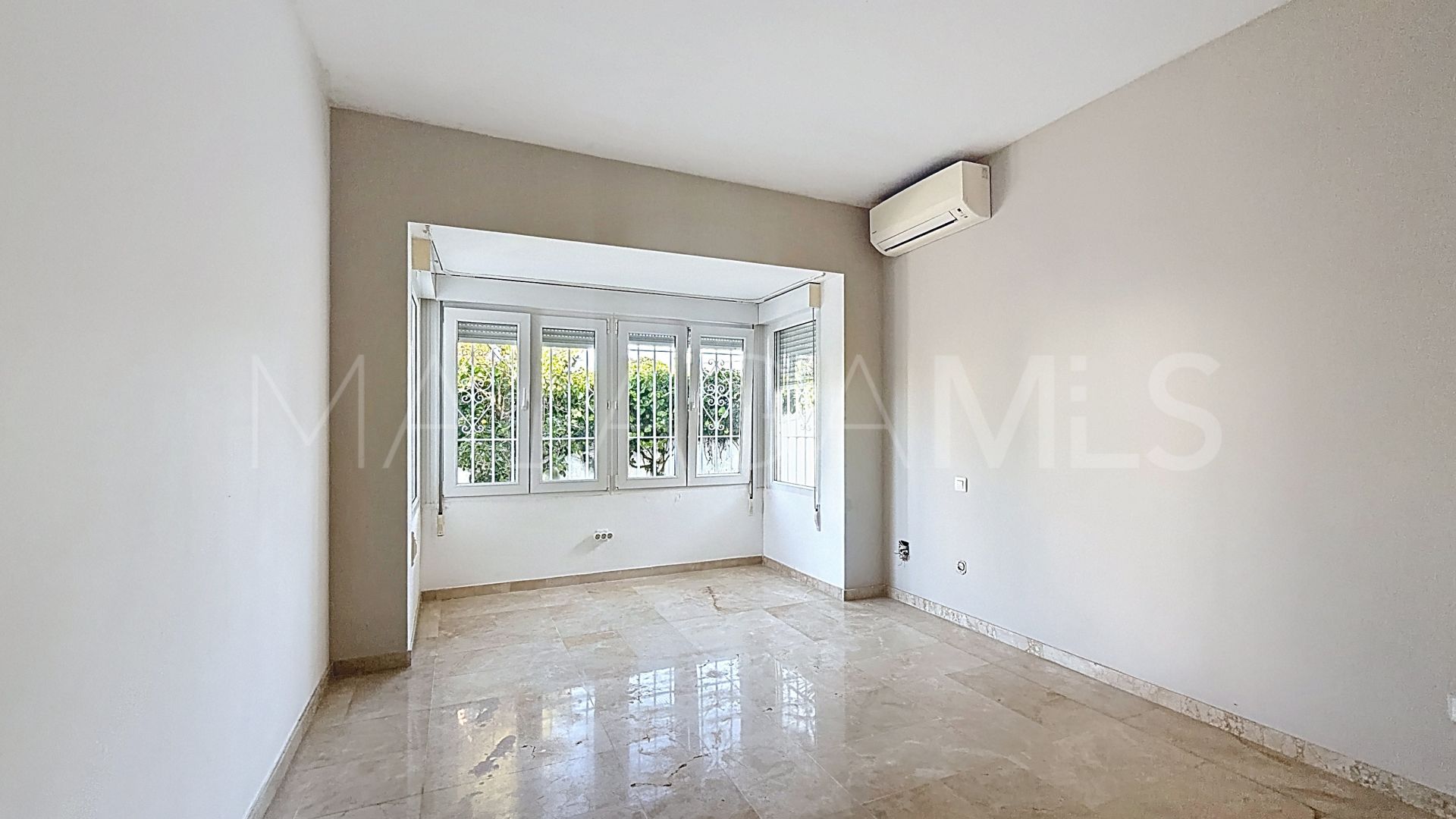 Villa for sale in Benamara