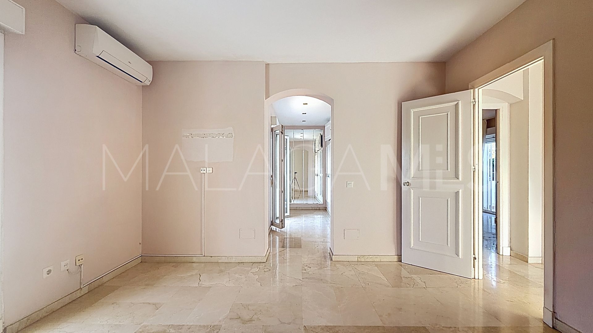 Villa for sale in Benamara