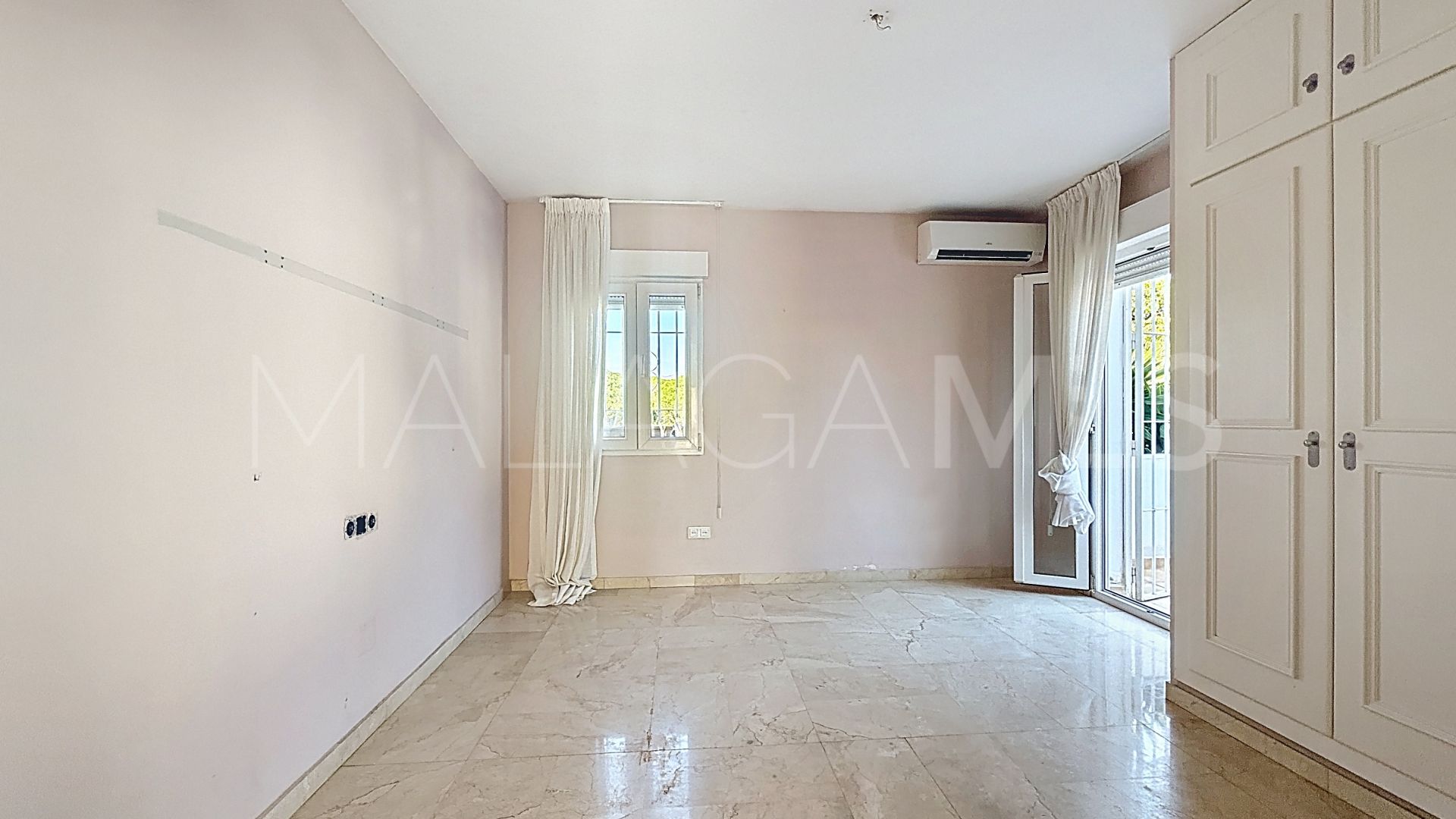 Villa for sale in Benamara