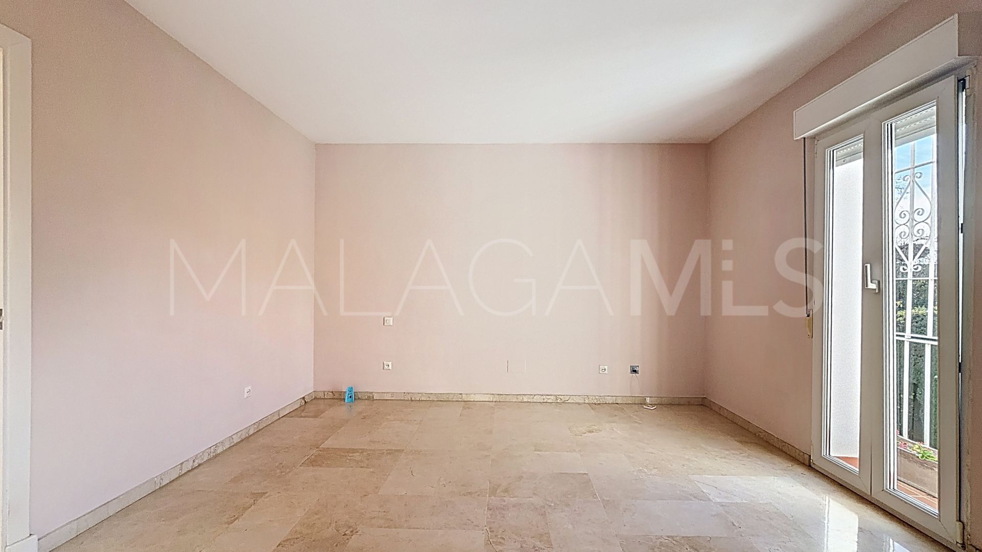 Villa for sale in Benamara