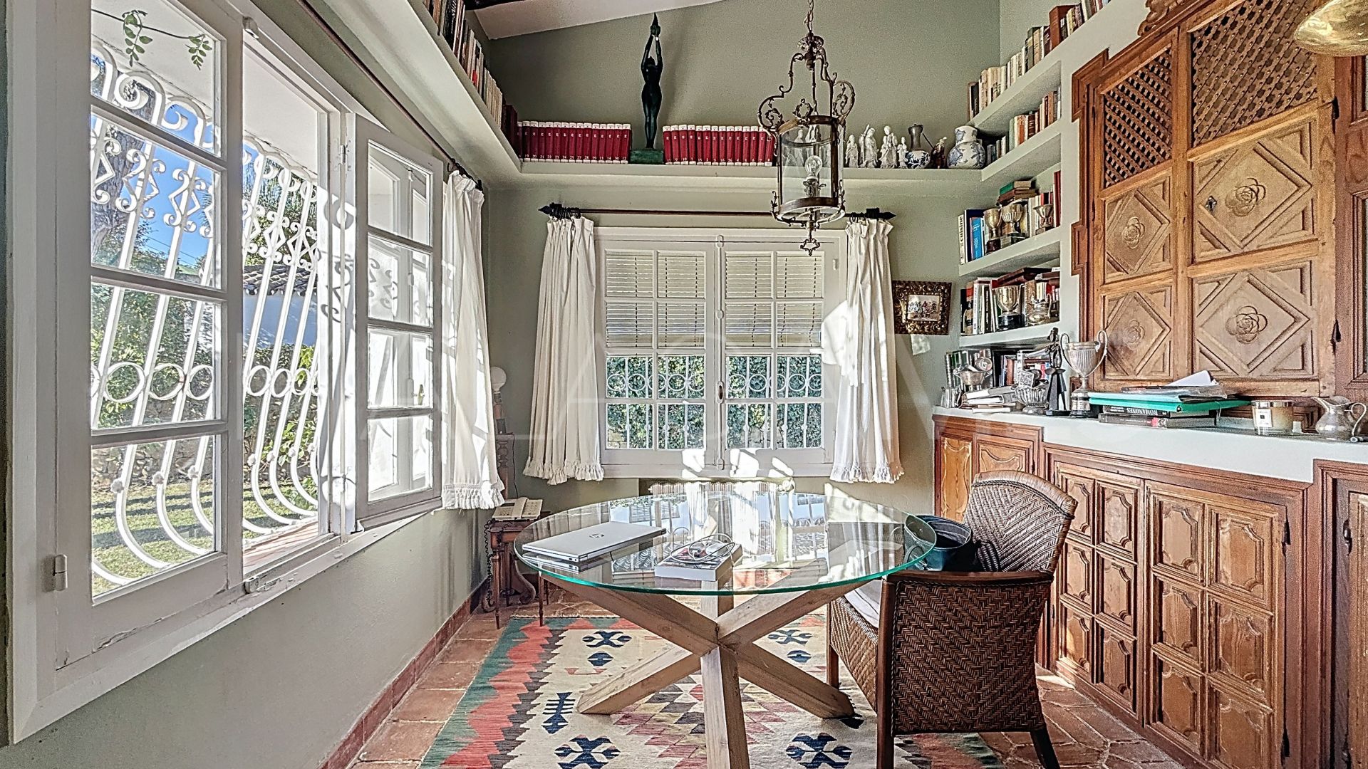 Villa for sale in Guadalmina Alta