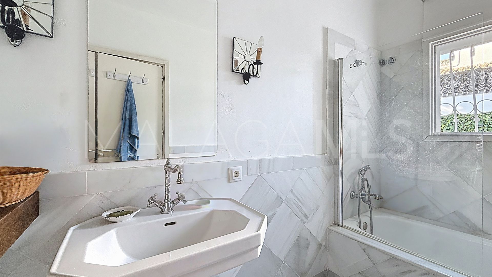 Villa for sale in Guadalmina Alta