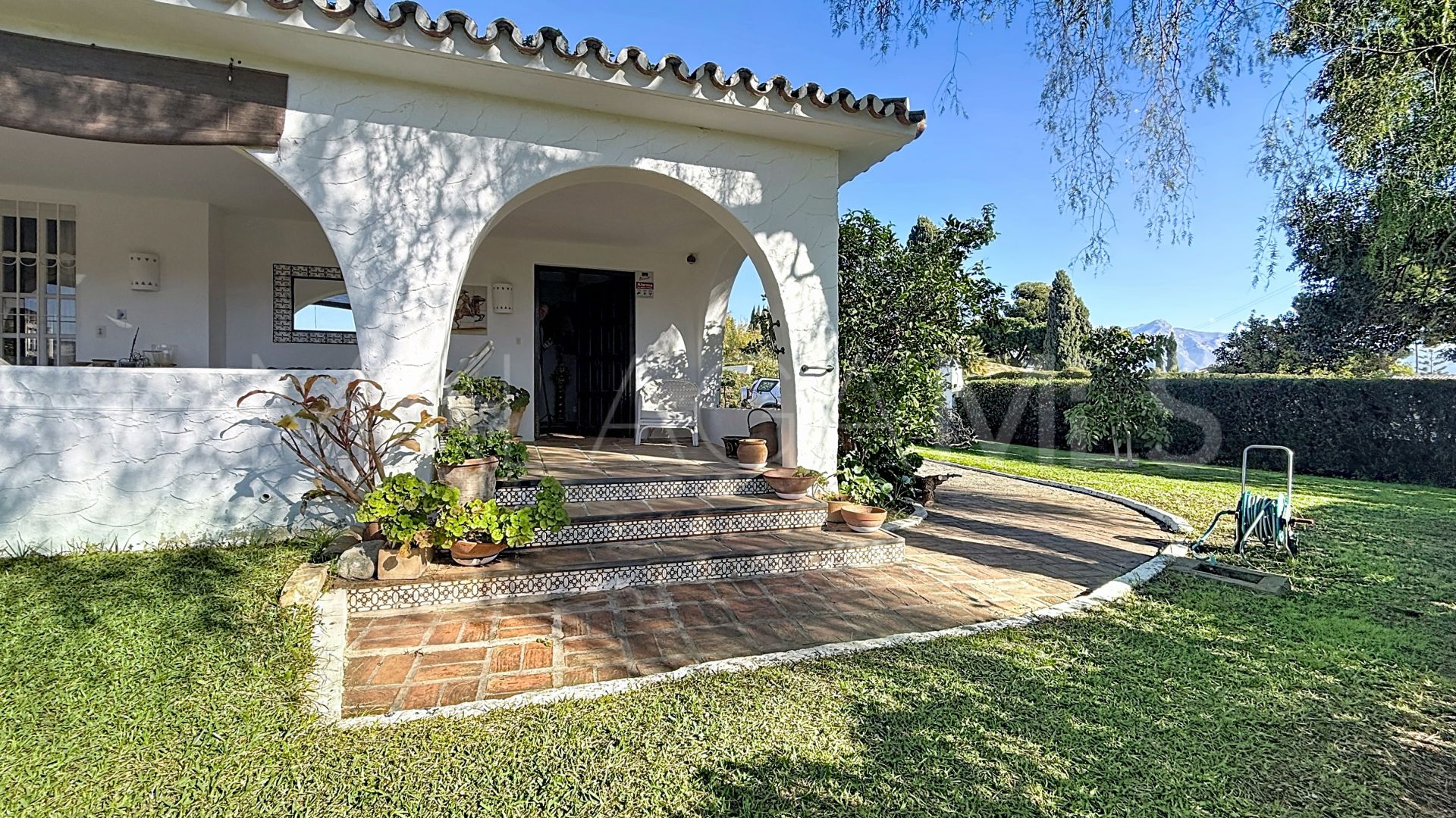 Villa for sale in Guadalmina Alta