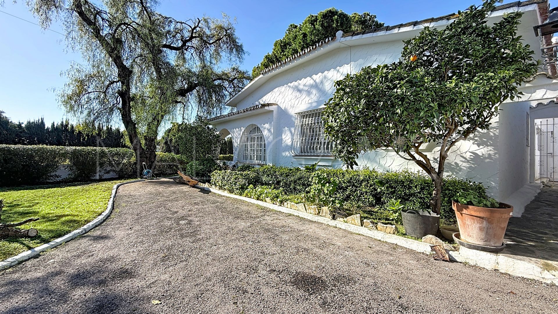 Villa for sale in Guadalmina Alta