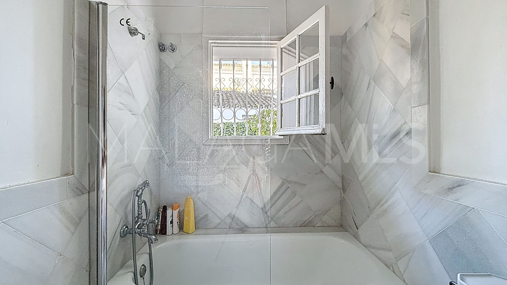 Villa for sale in Guadalmina Alta