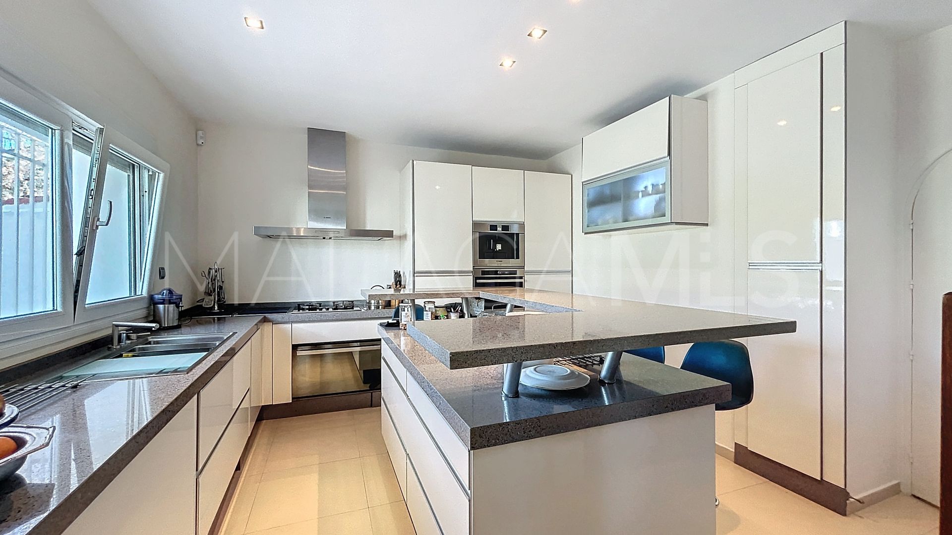 Villa with 3 bedrooms for sale in Guadalmina Alta