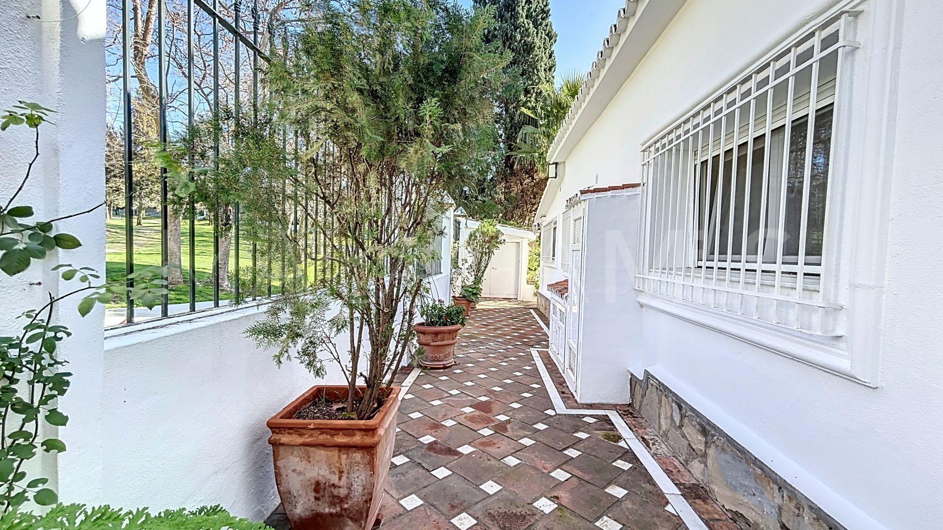 Villa with 3 bedrooms for sale in Guadalmina Alta