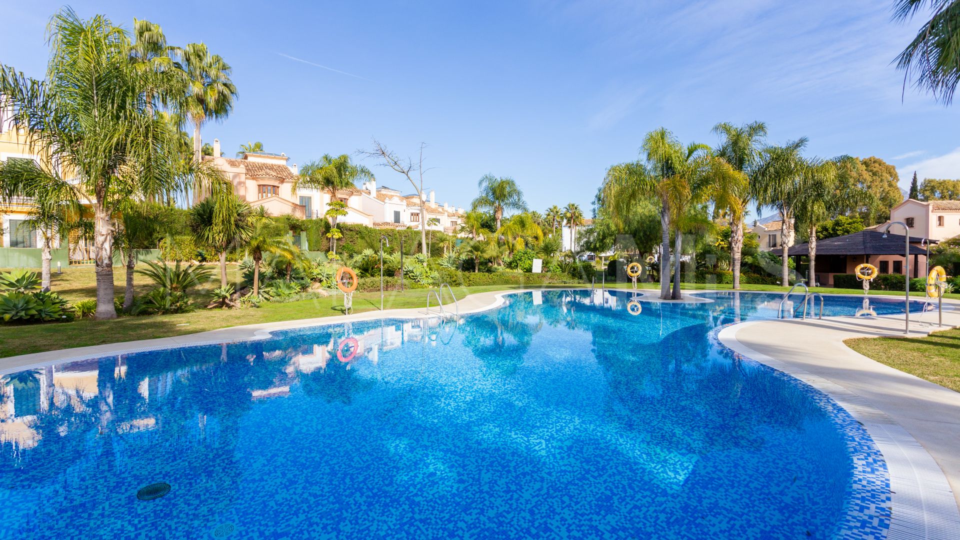 Villa for sale in Guadalmina Alta de 5 bedrooms