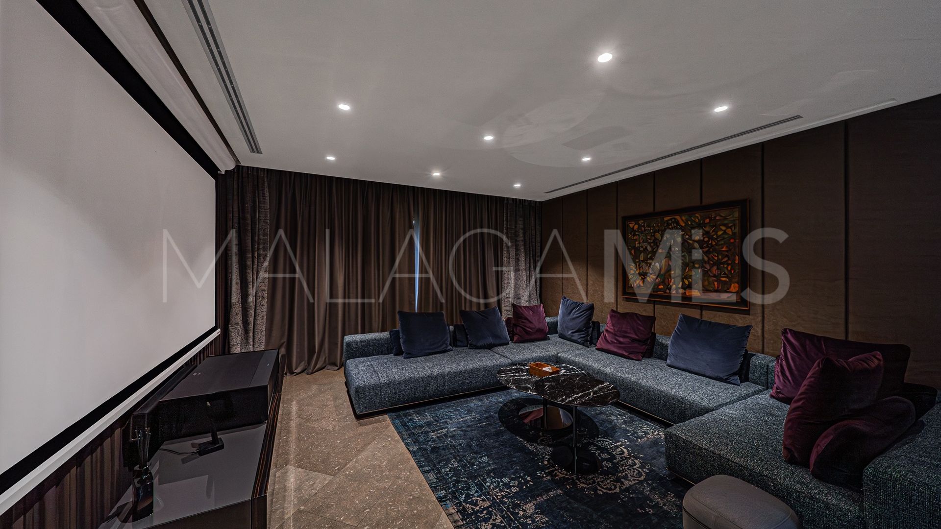 Villa for sale in Guadalmina Baja