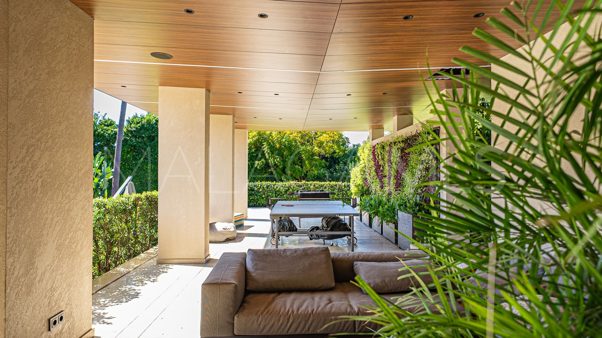 Villa for sale in Guadalmina Baja