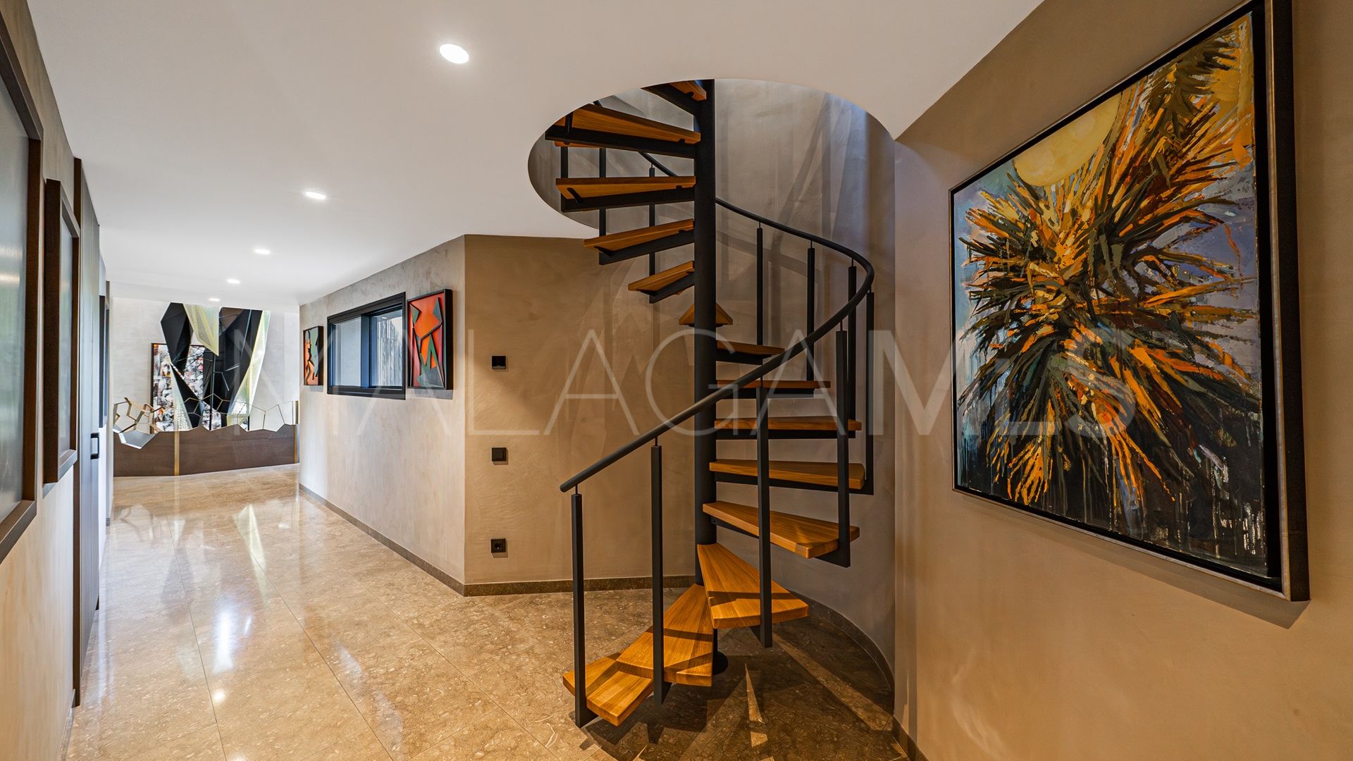 Villa for sale in Guadalmina Baja
