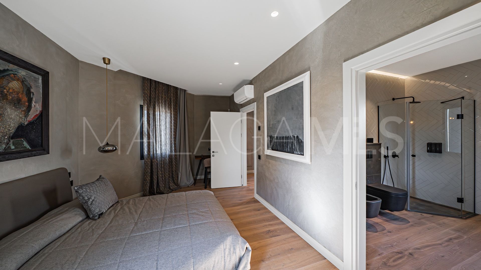 Villa for sale in Guadalmina Baja