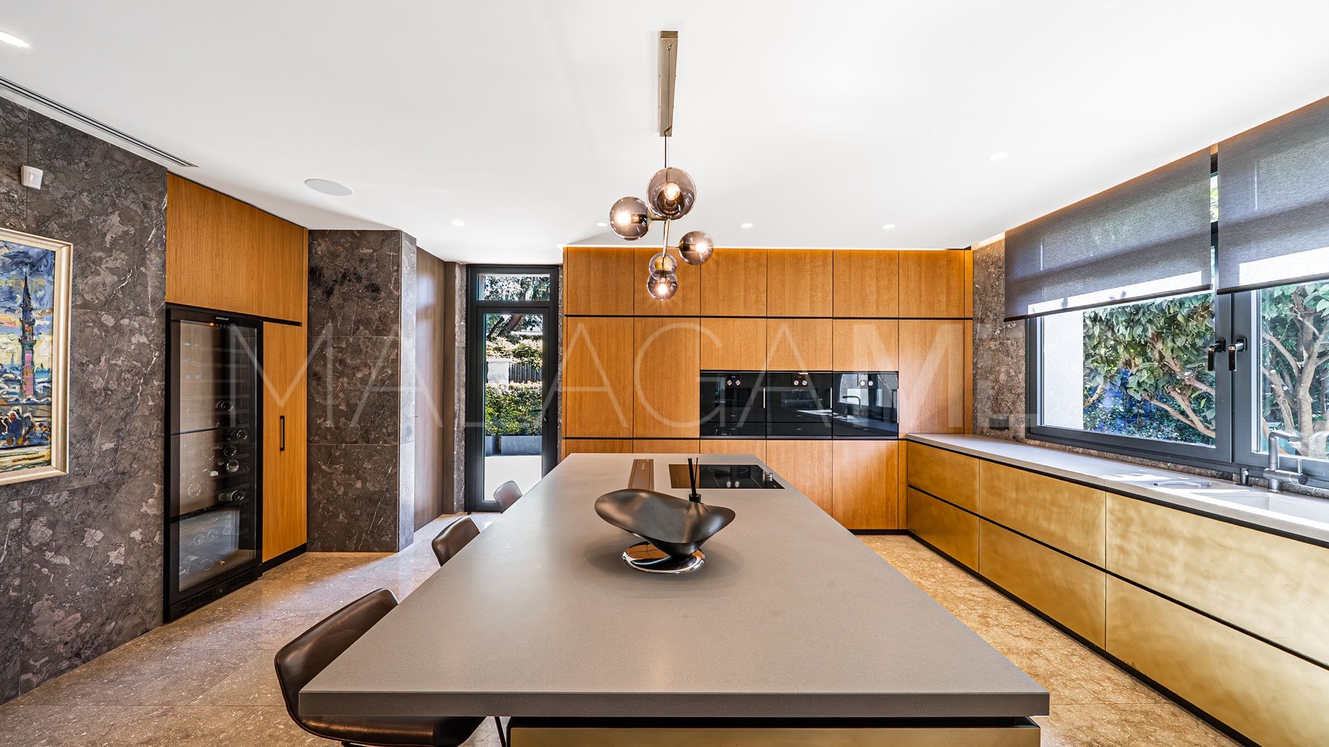 Villa for sale in Guadalmina Baja