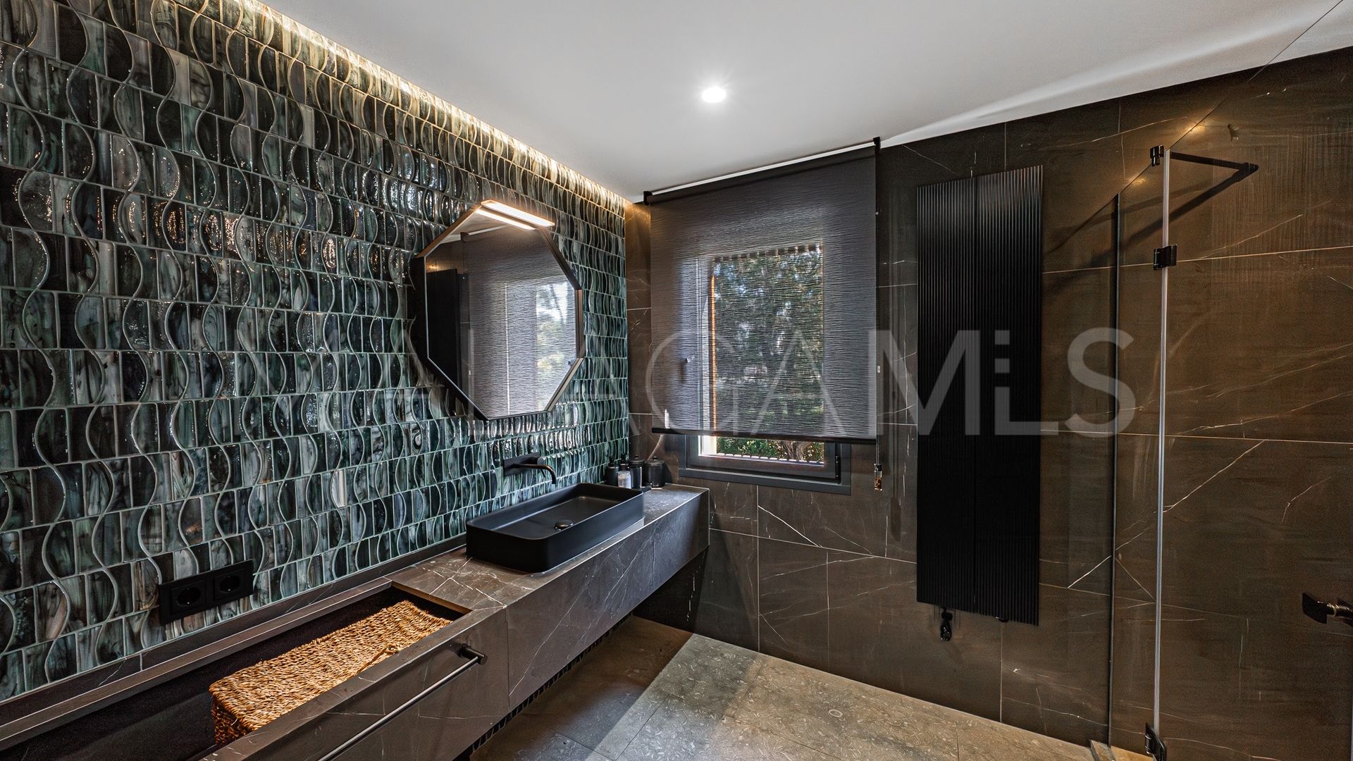 Villa for sale in Guadalmina Baja
