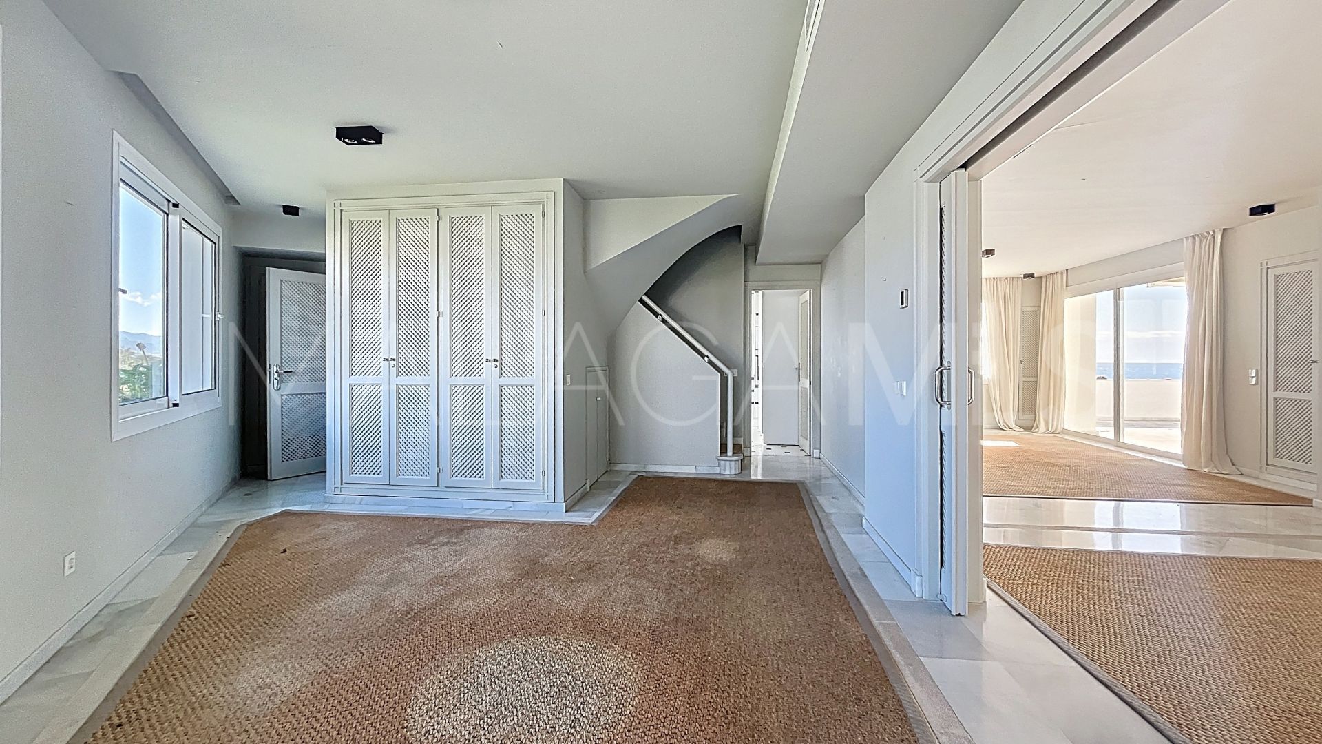 Duplex for sale in Guadalmina Baja