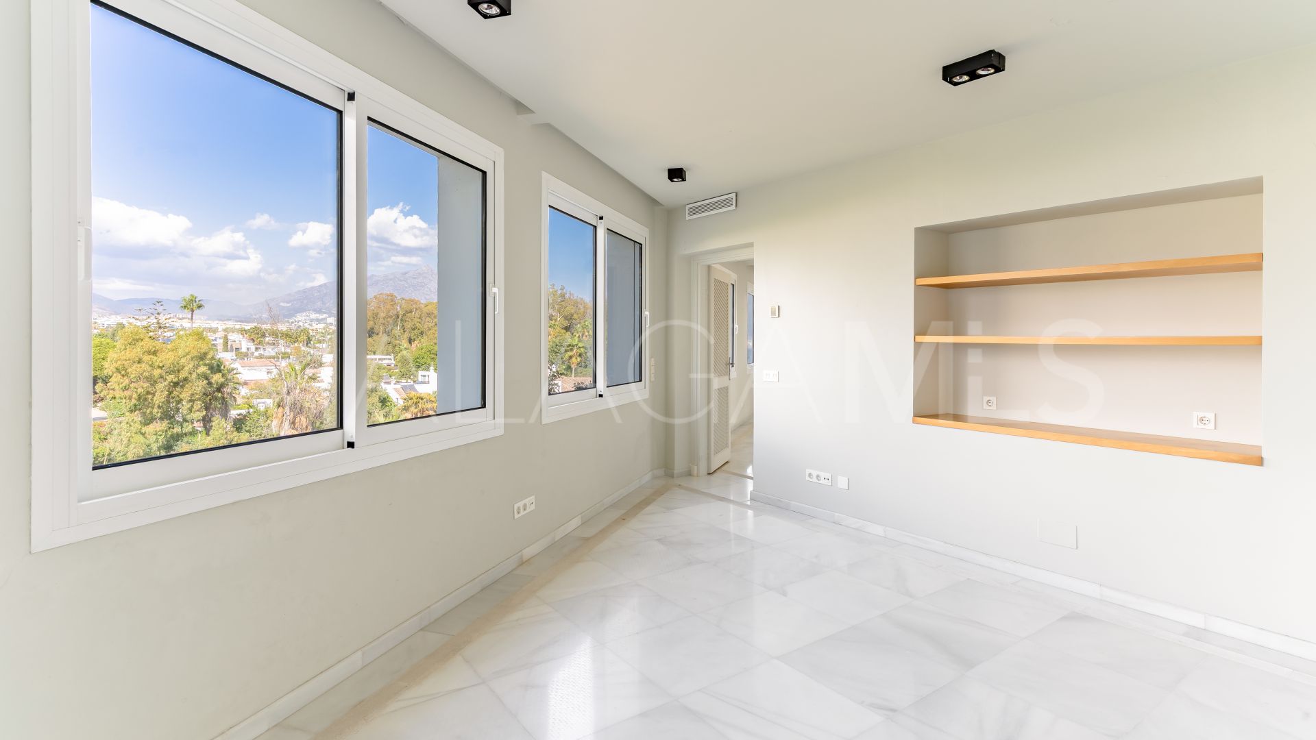 Duplex-wohnung for sale in Guadalmina Baja