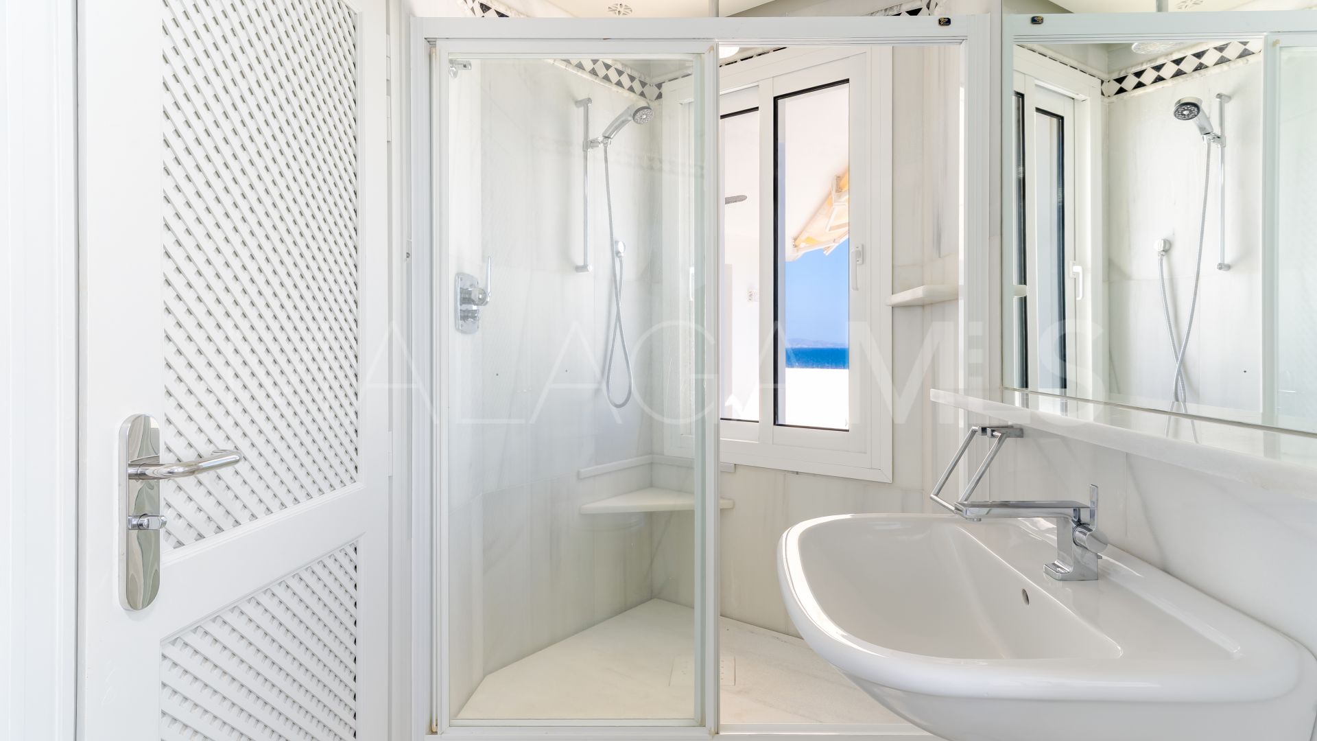 Duplex-wohnung for sale in Guadalmina Baja