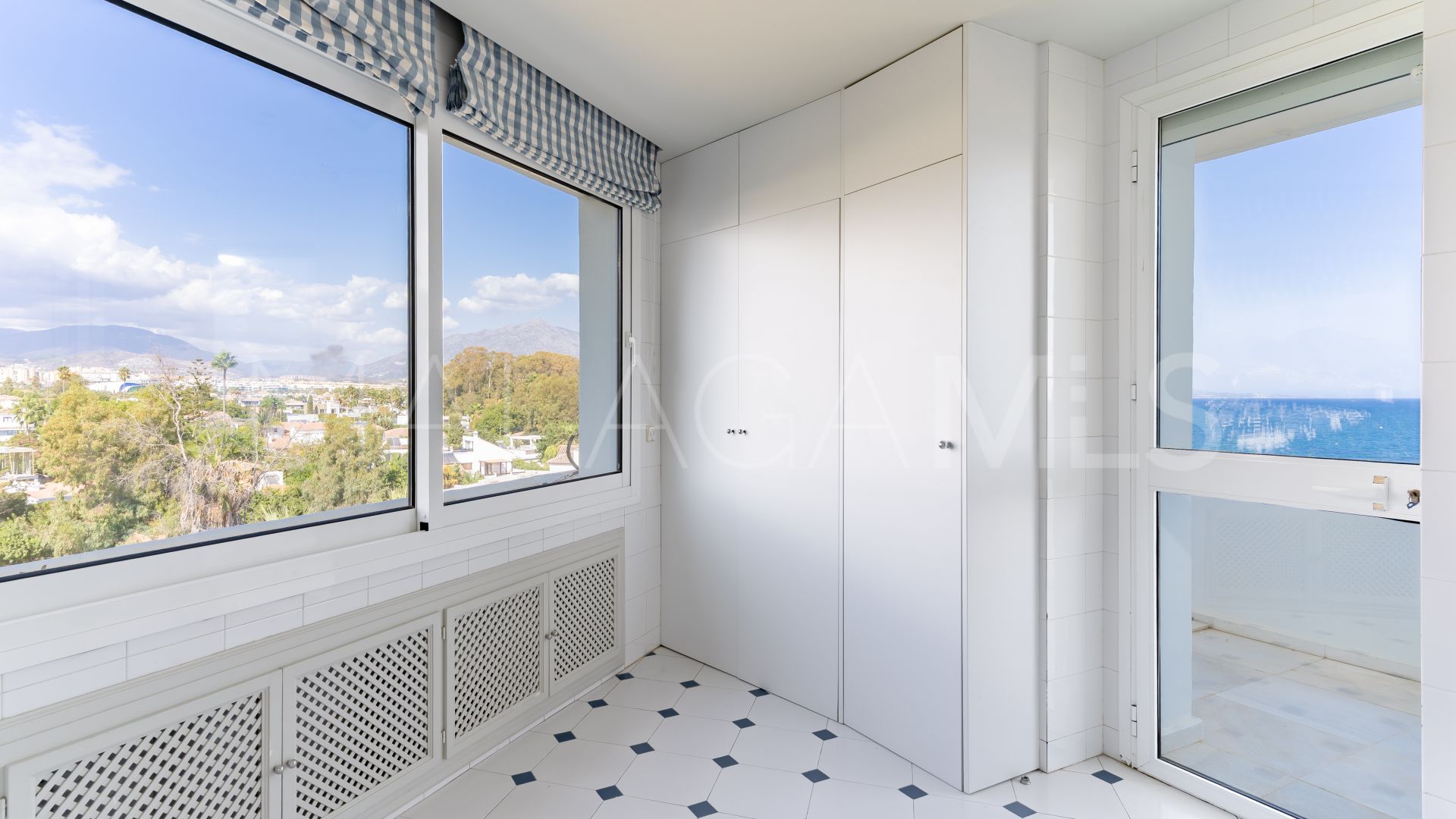 Duplex-wohnung for sale in Guadalmina Baja