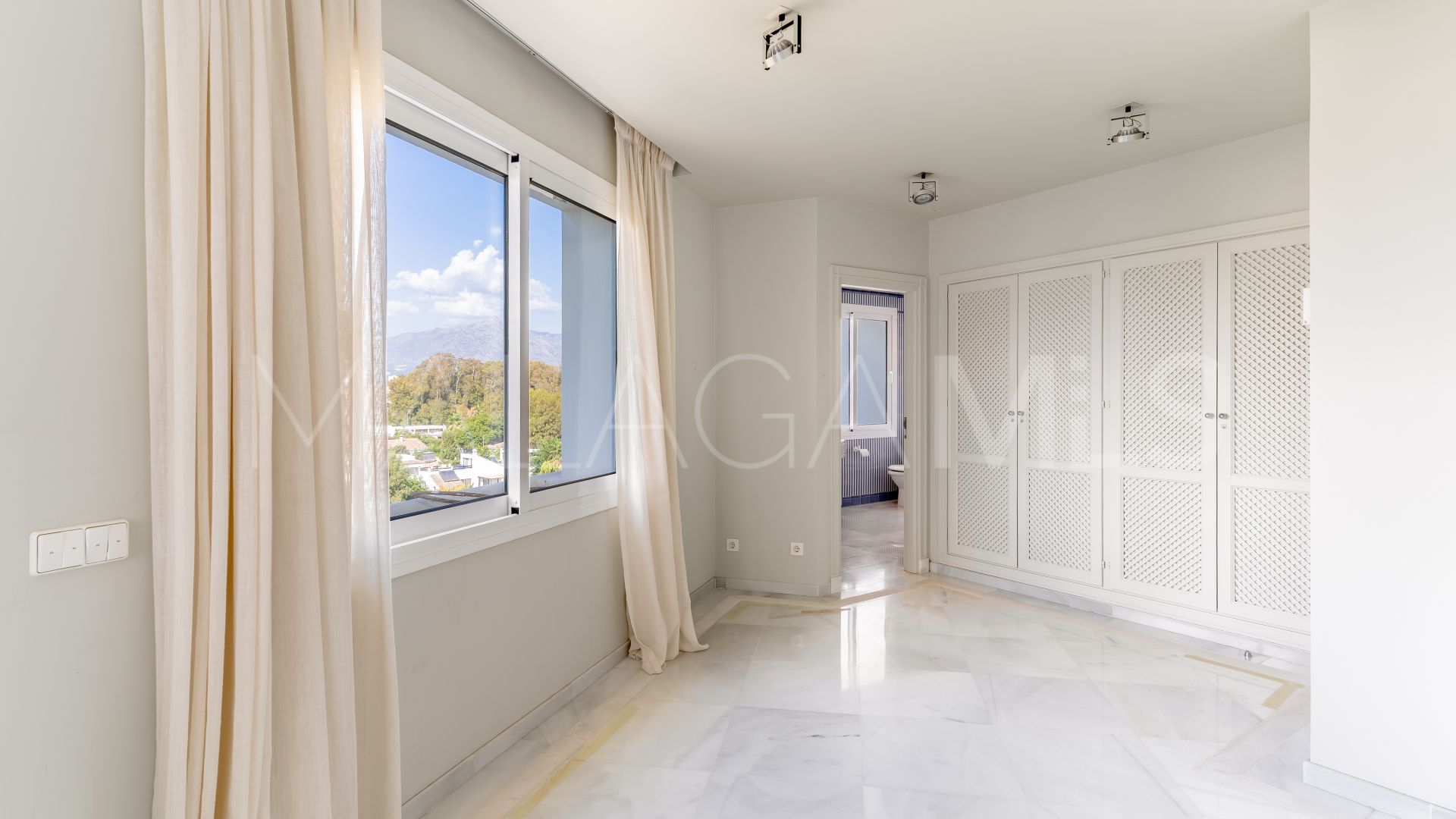 Duplex-wohnung for sale in Guadalmina Baja