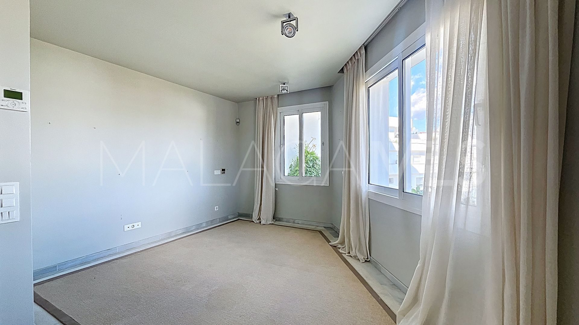 Duplex for sale in Guadalmina Baja
