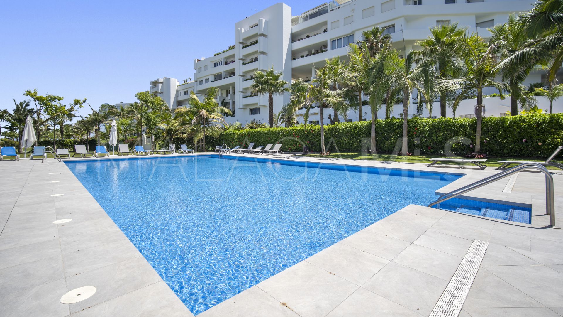 Duplex for sale in Guadalmina Baja