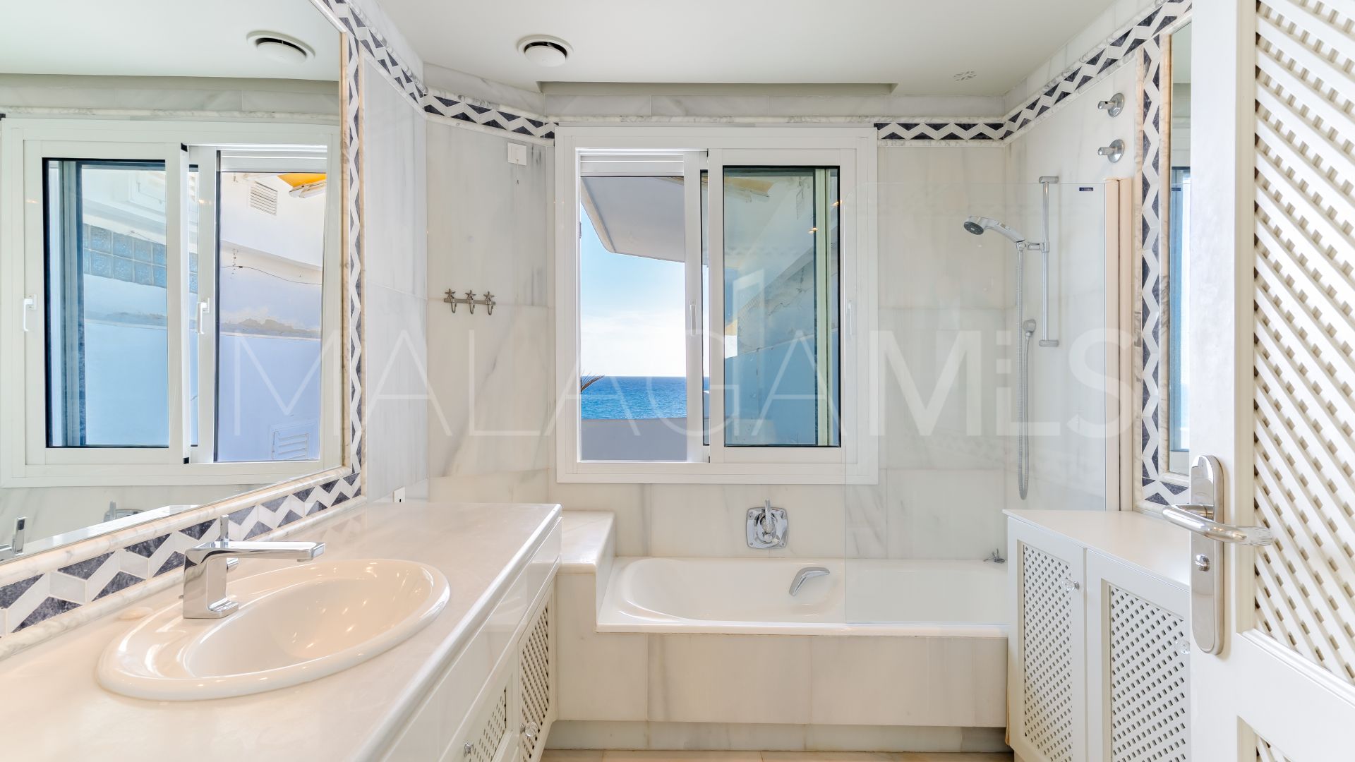 Duplex-wohnung for sale in Guadalmina Baja