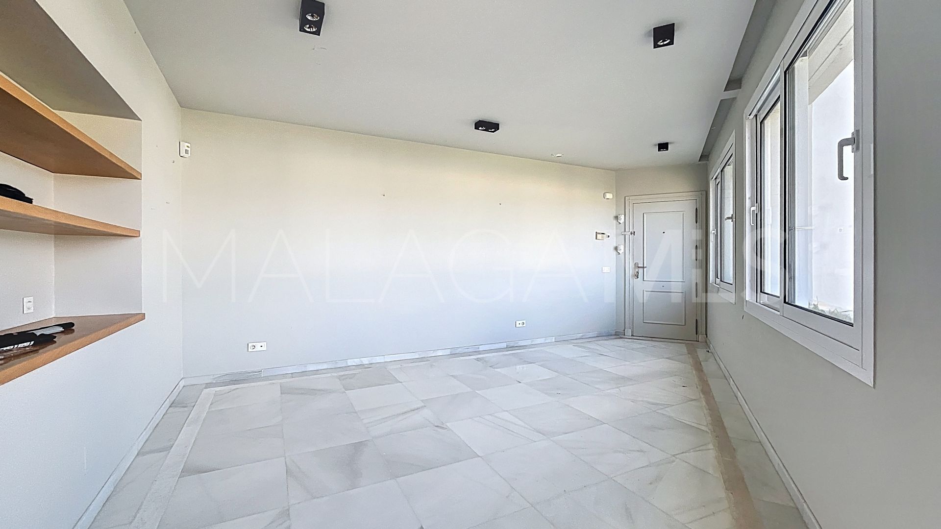 Duplex for sale in Guadalmina Baja