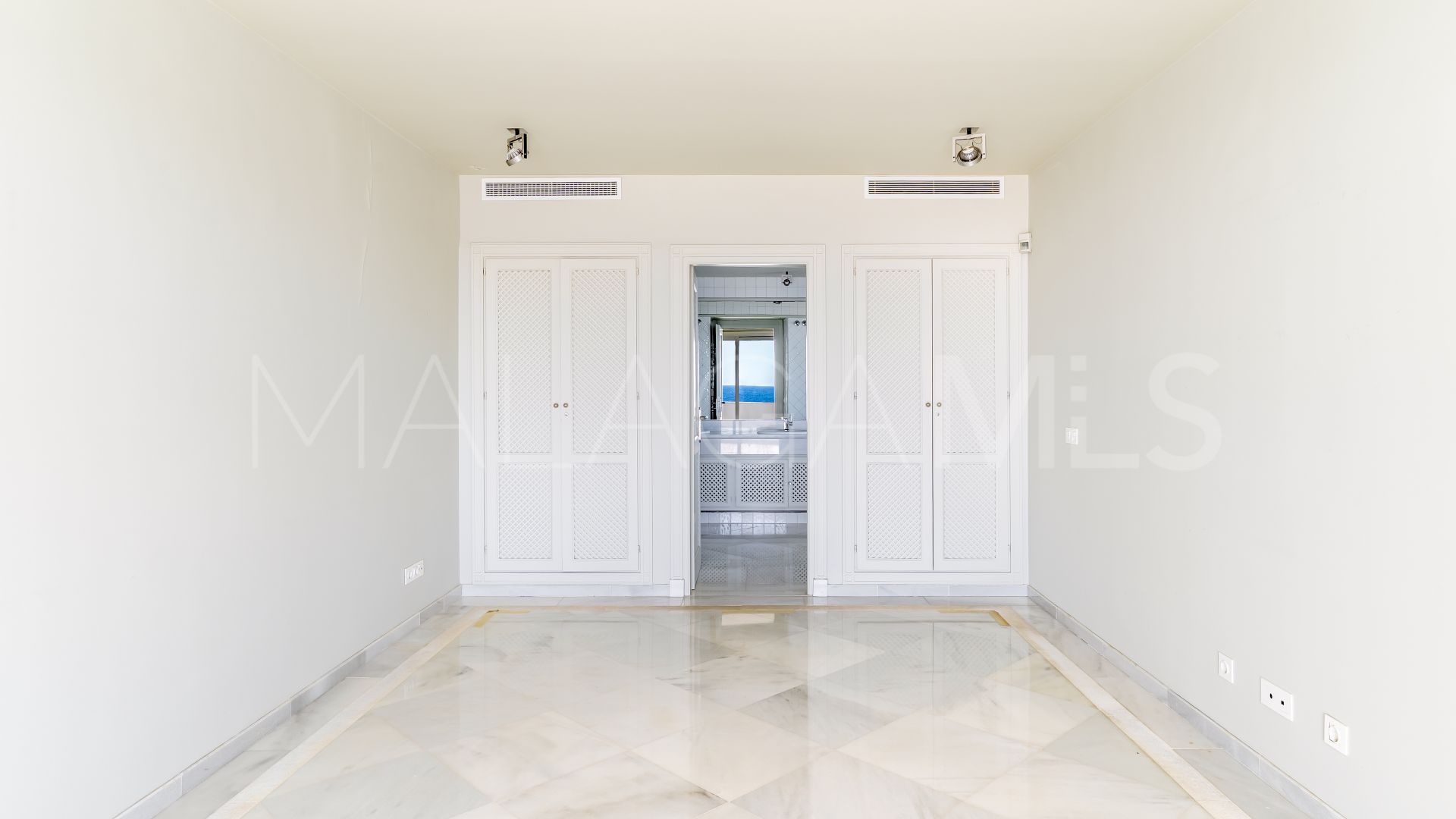 Duplex-wohnung for sale in Guadalmina Baja