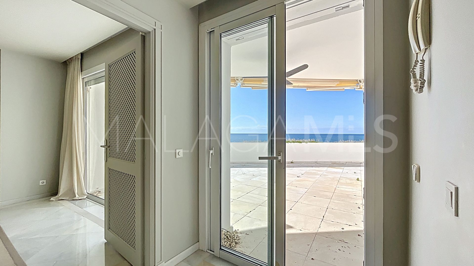 Duplex for sale in Guadalmina Baja