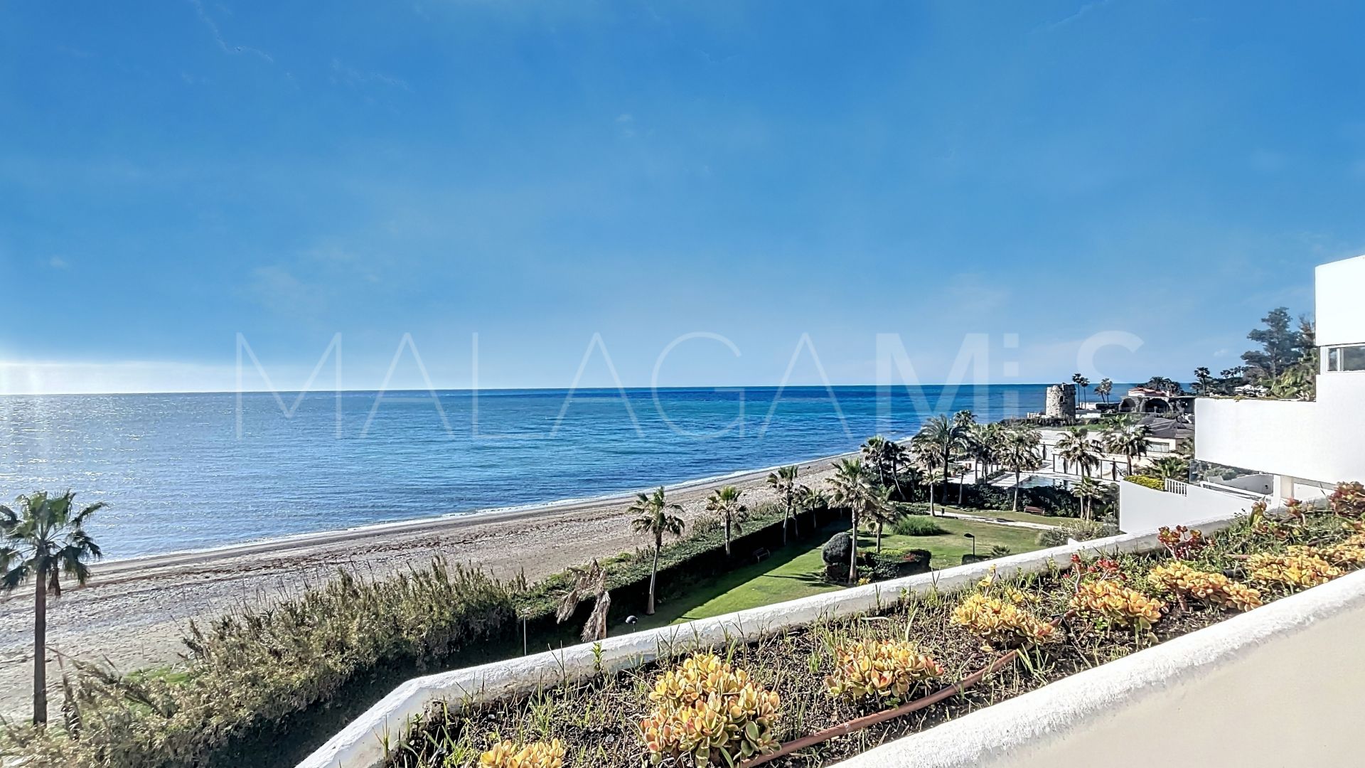 Duplex for sale in Guadalmina Baja