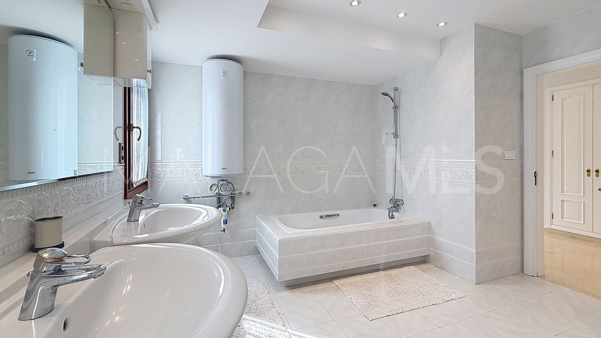 Villa for sale in Villacana
