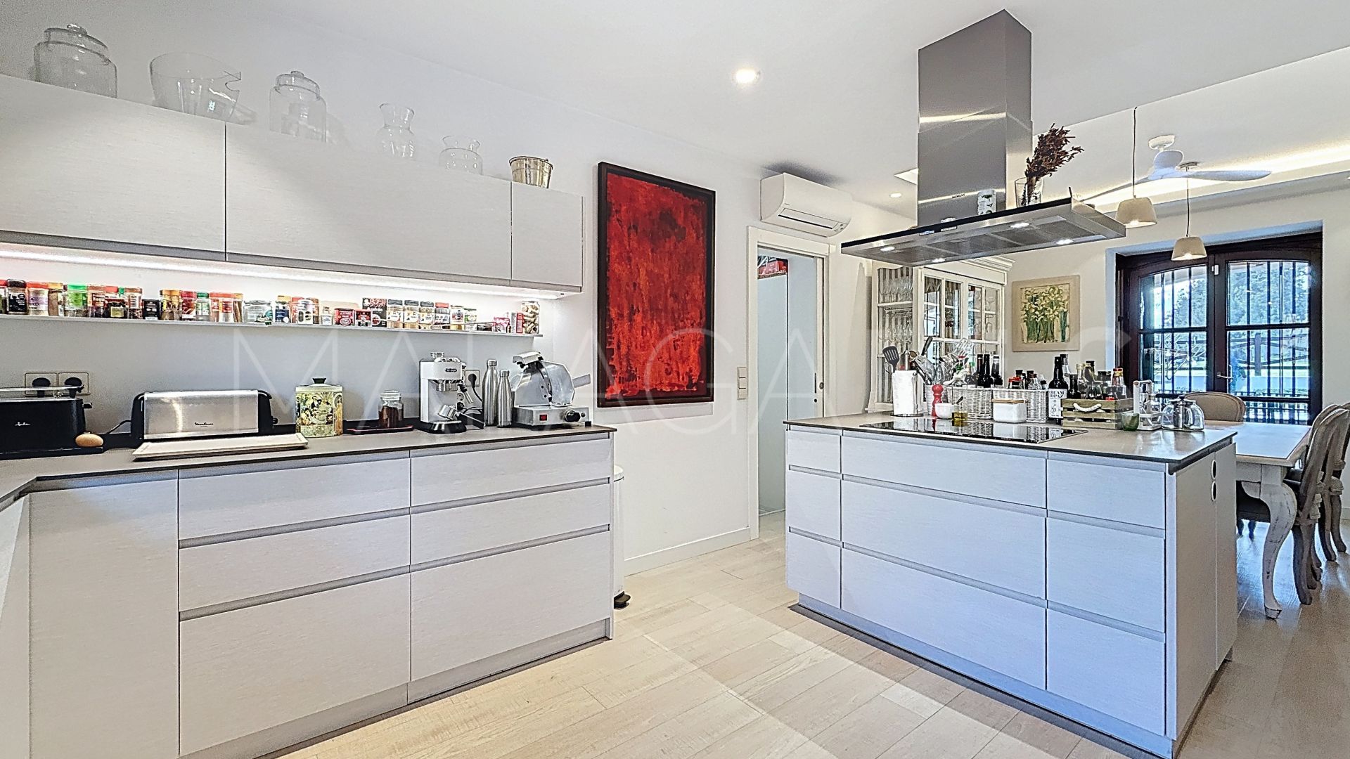 Villa for sale in Guadalmina Alta