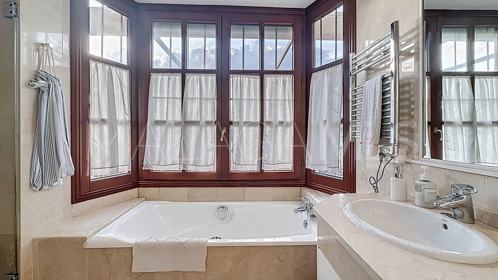 Villa for sale in Guadalmina Alta