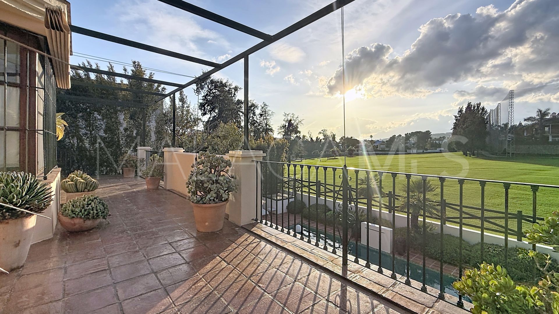 Villa for sale in Guadalmina Alta