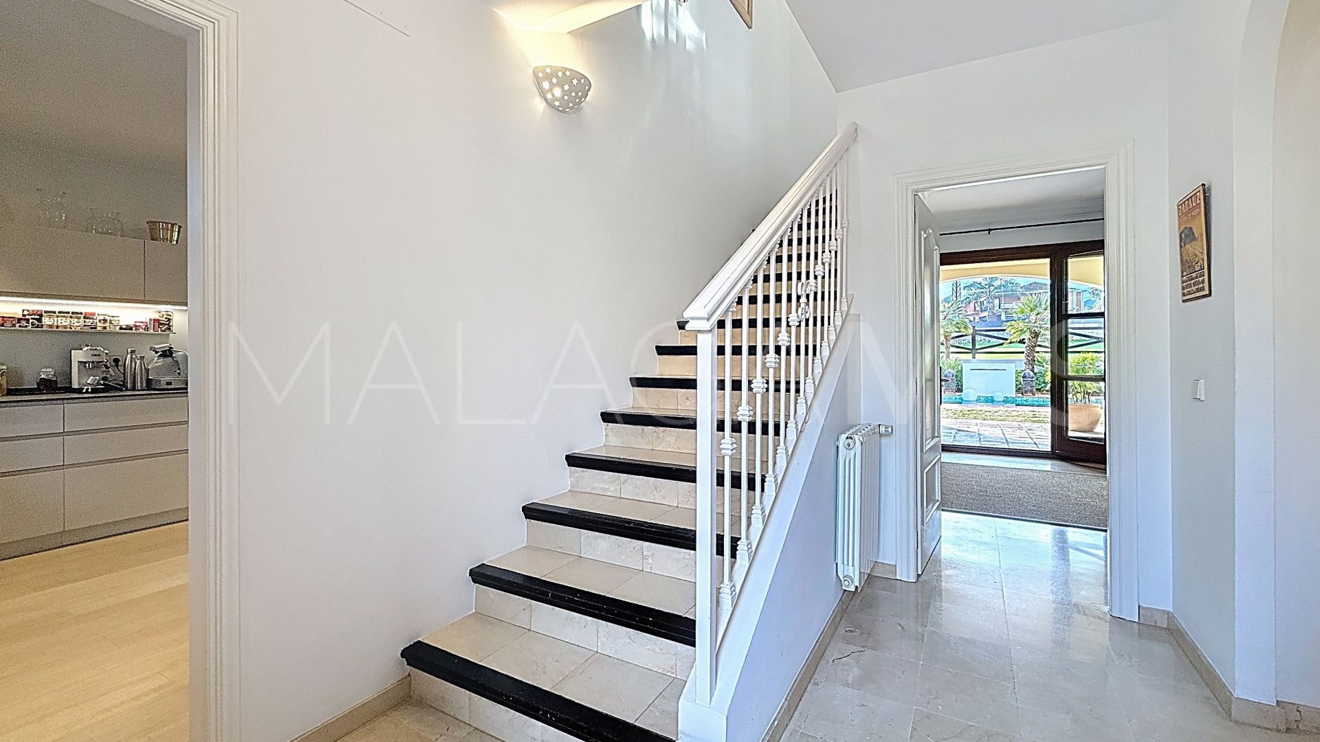 Villa for sale in Guadalmina Alta