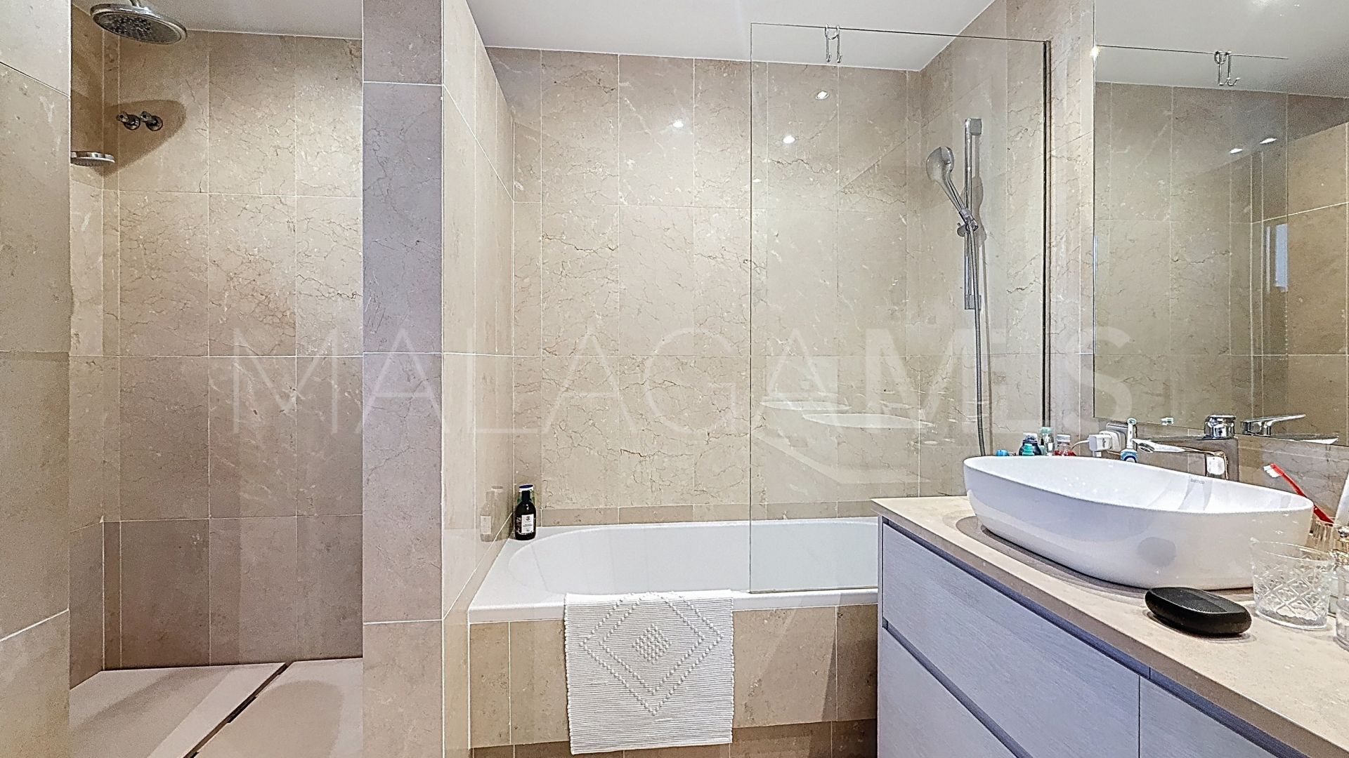 Villa for sale in Guadalmina Alta