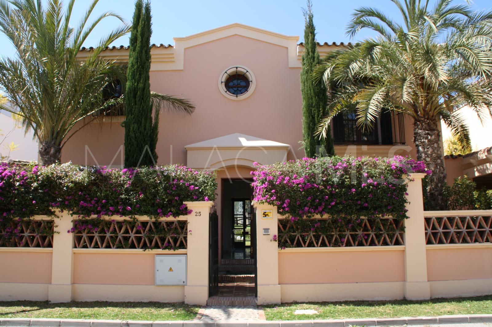 Villa for sale in Guadalmina Alta