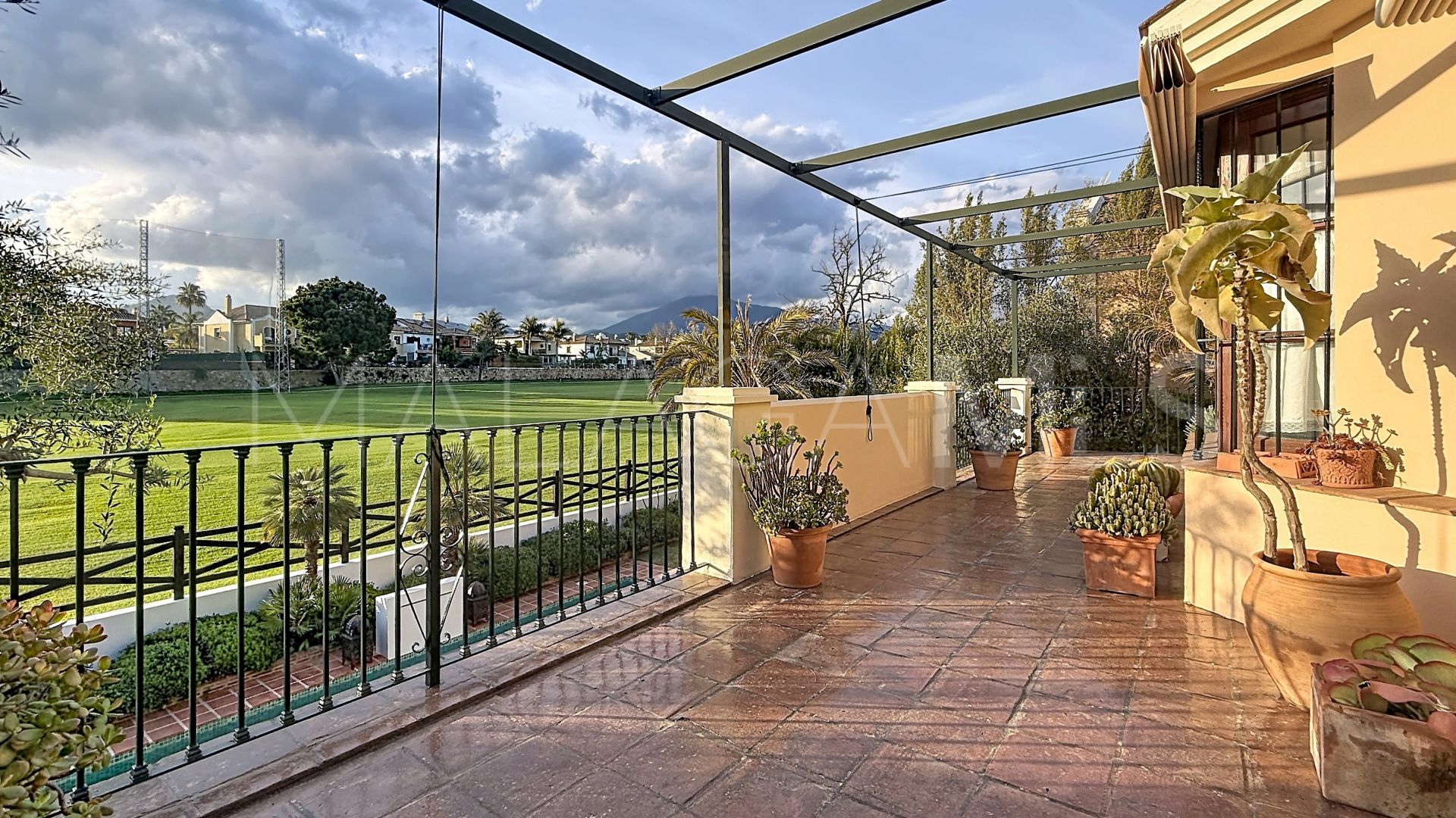 Villa for sale in Guadalmina Alta