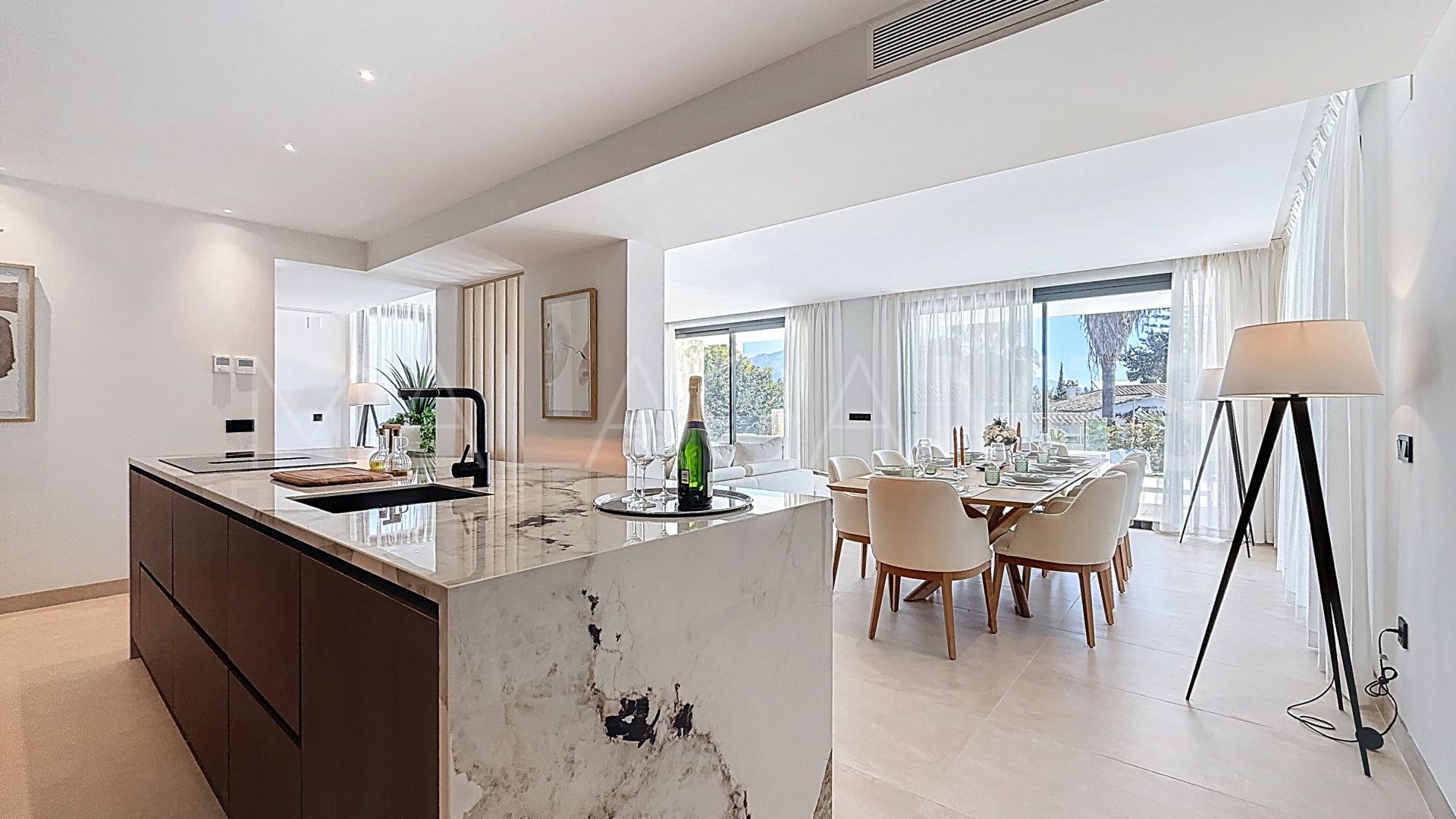 Villa for sale in Guadalmina Alta