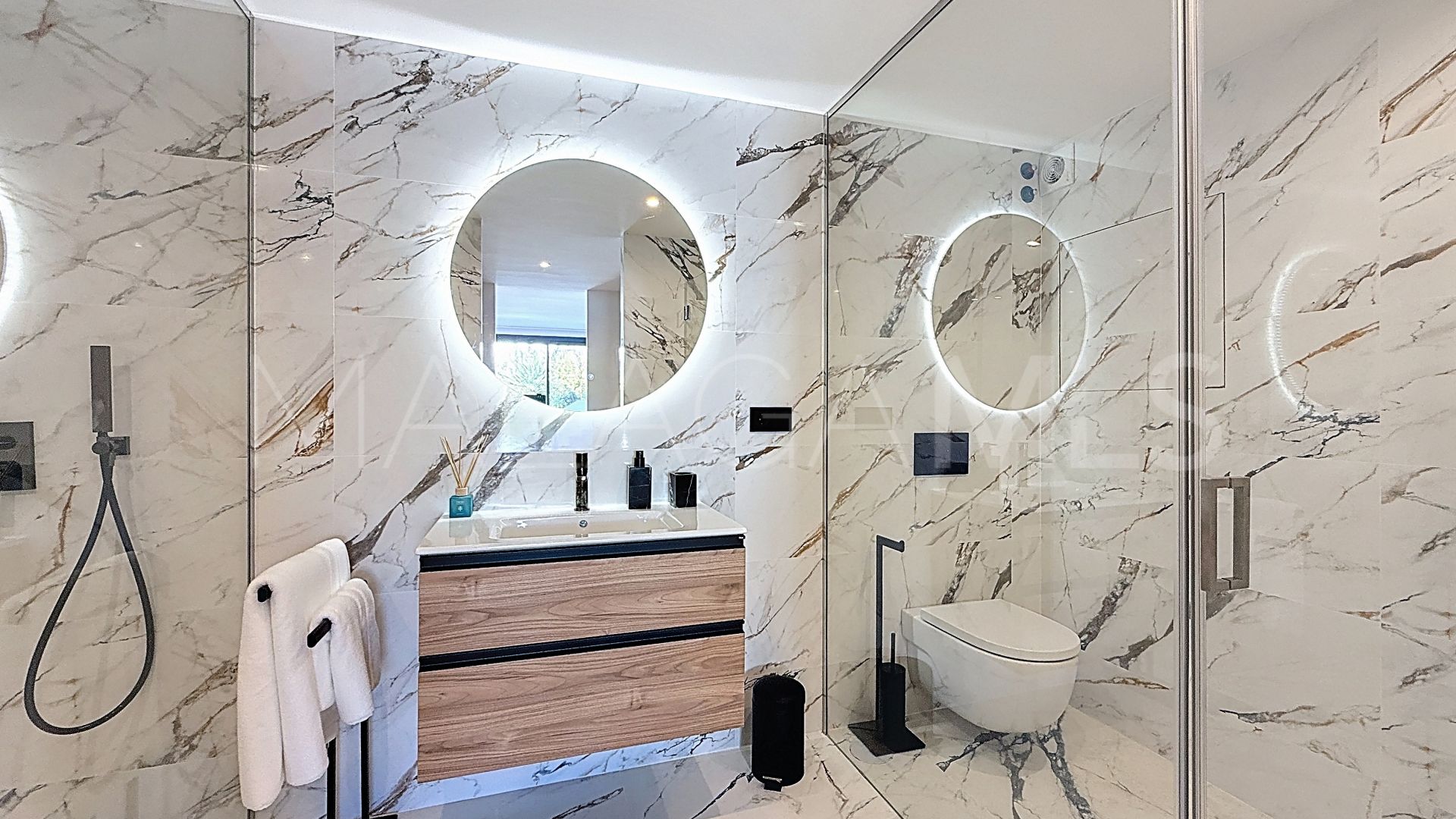 Villa for sale in Guadalmina Alta