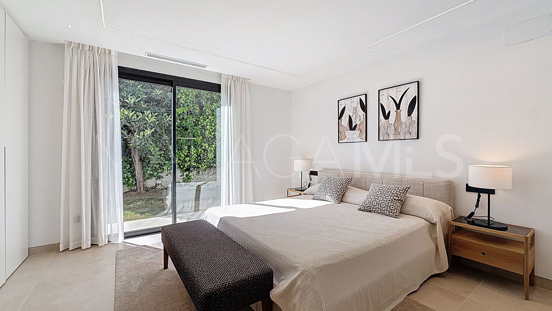 Villa for sale in Guadalmina Alta