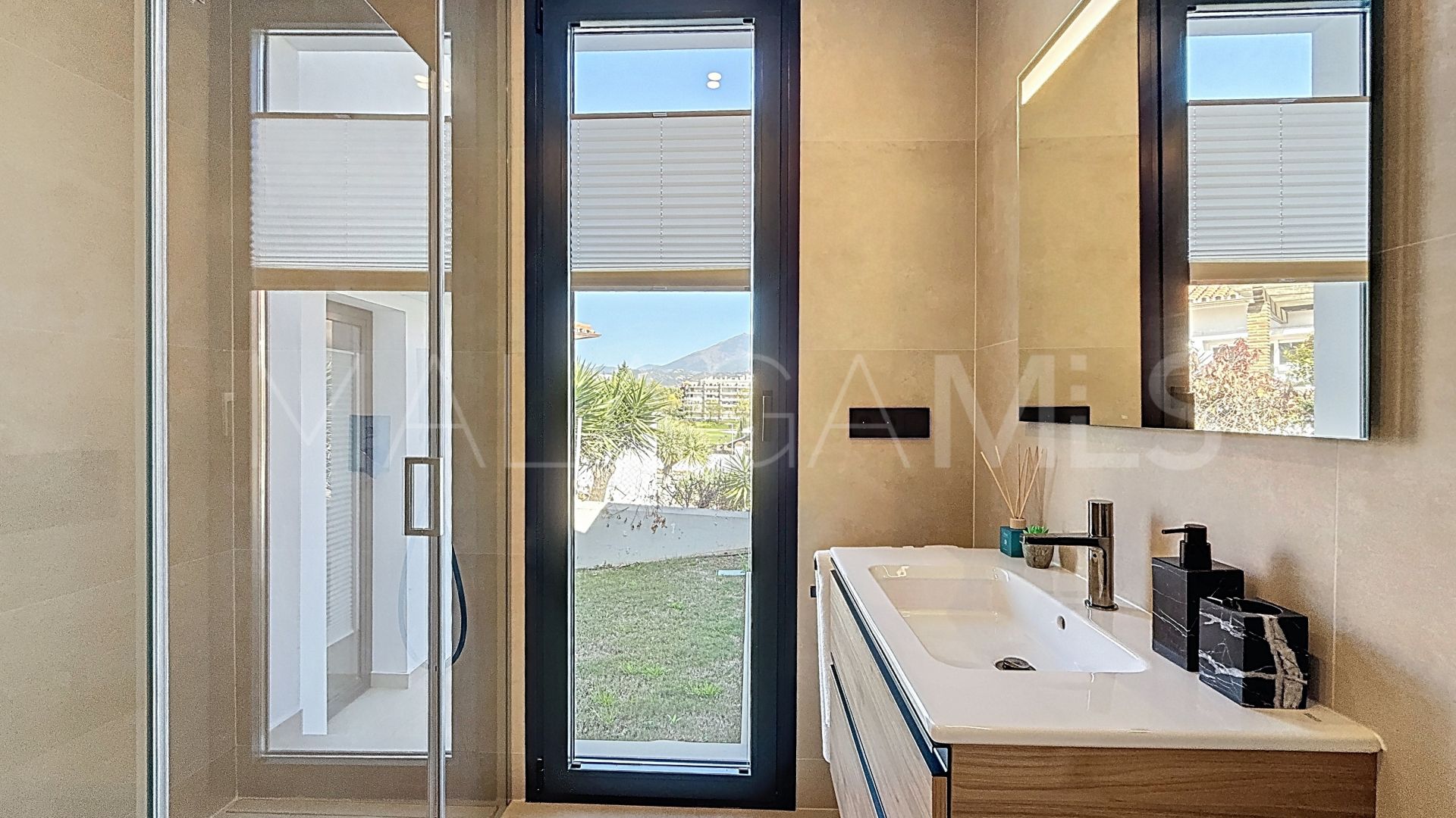 Villa for sale in Guadalmina Alta