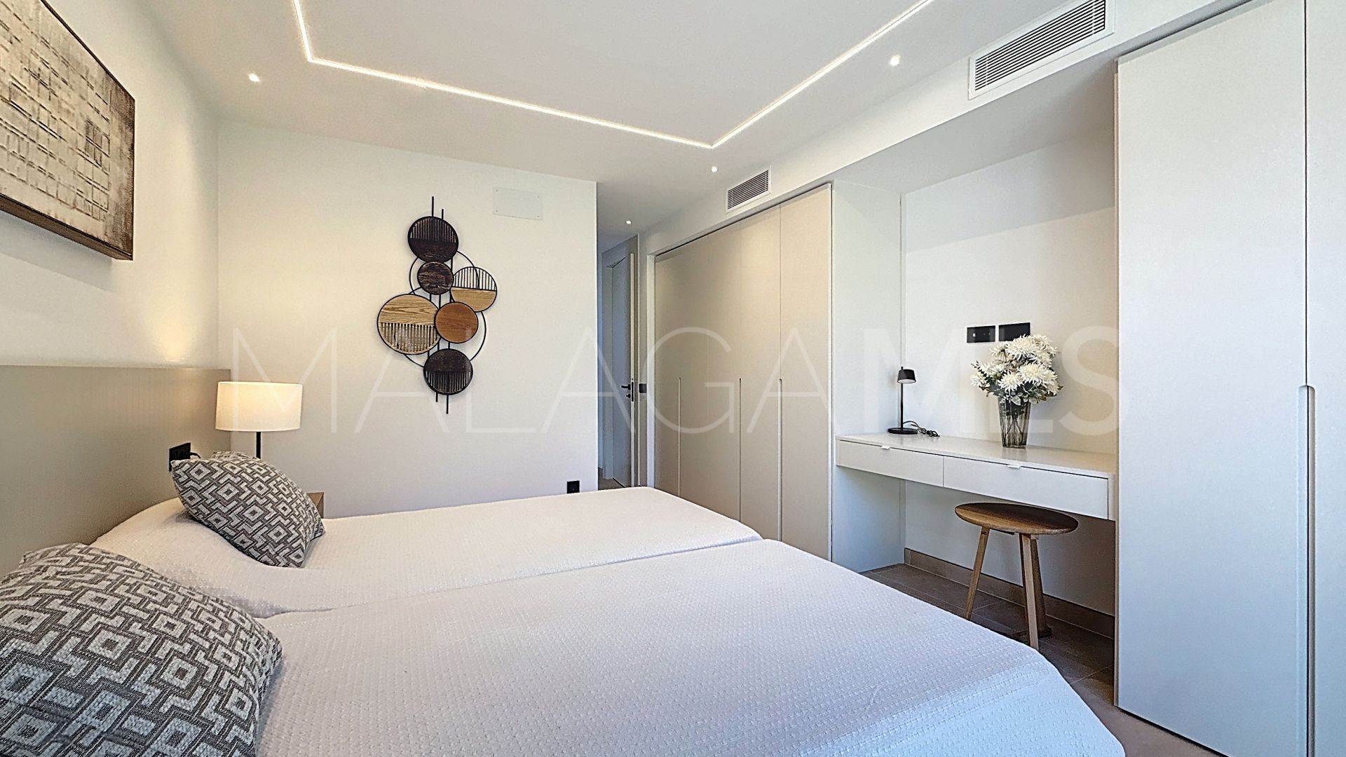 Villa for sale in Guadalmina Alta