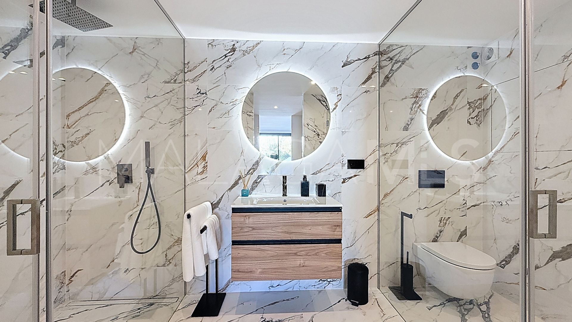 Villa for sale in Guadalmina Alta