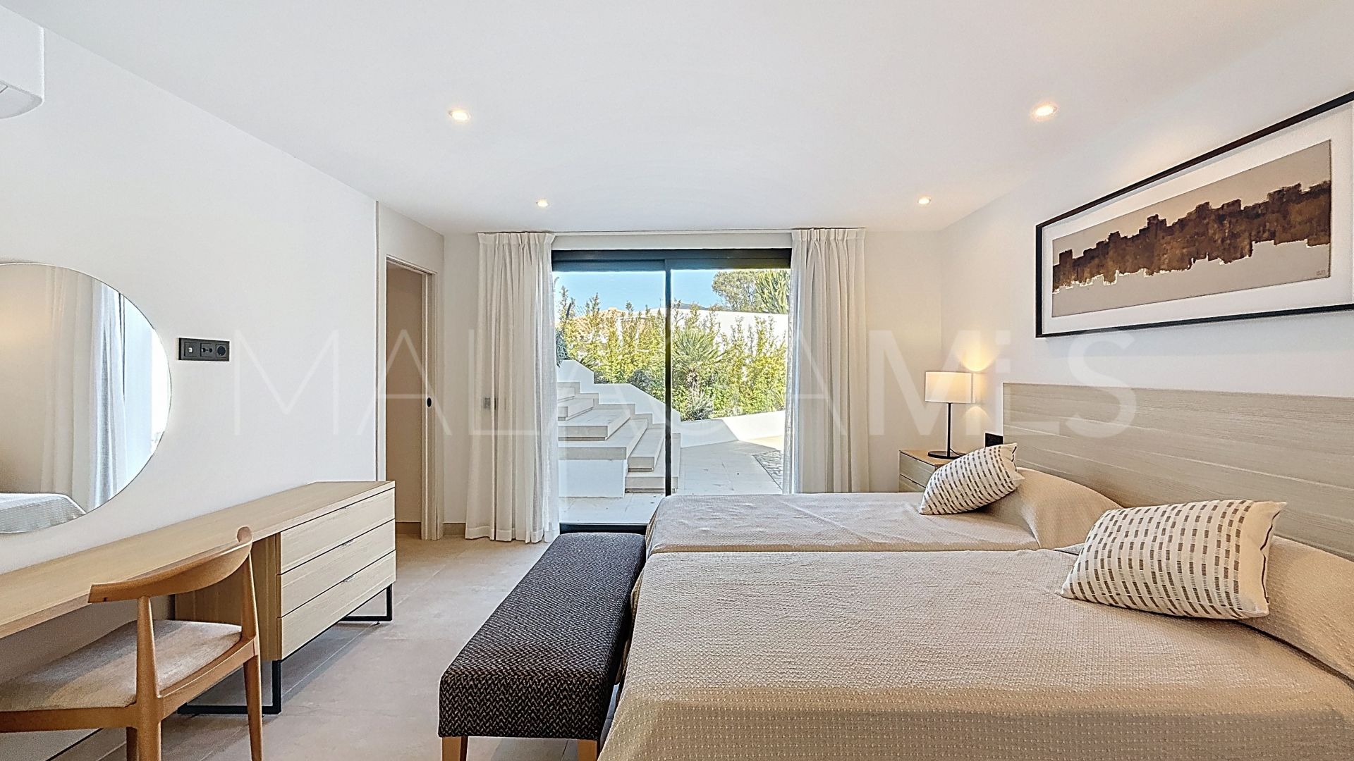 Villa for sale in Guadalmina Alta