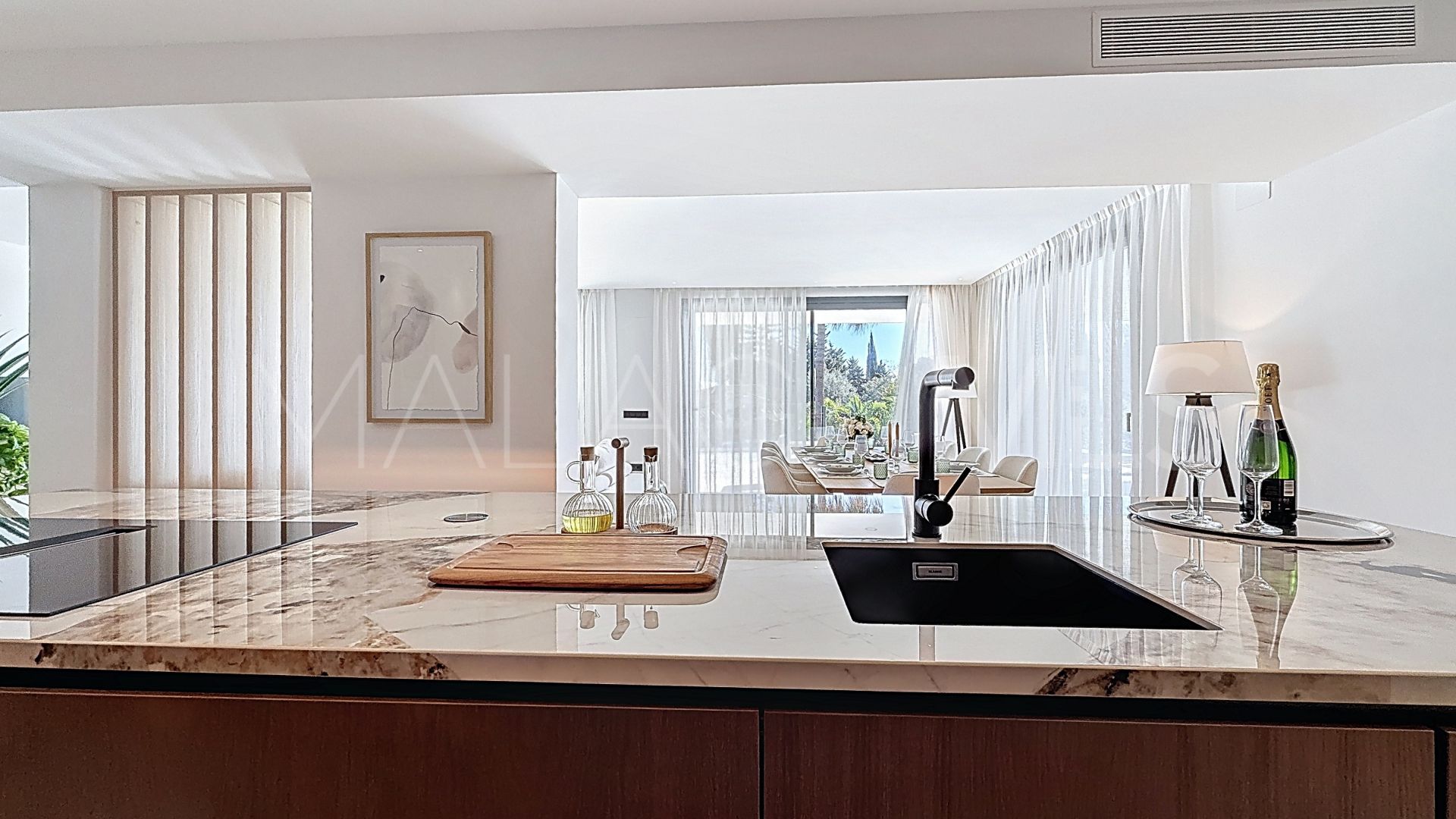 Villa for sale in Guadalmina Alta